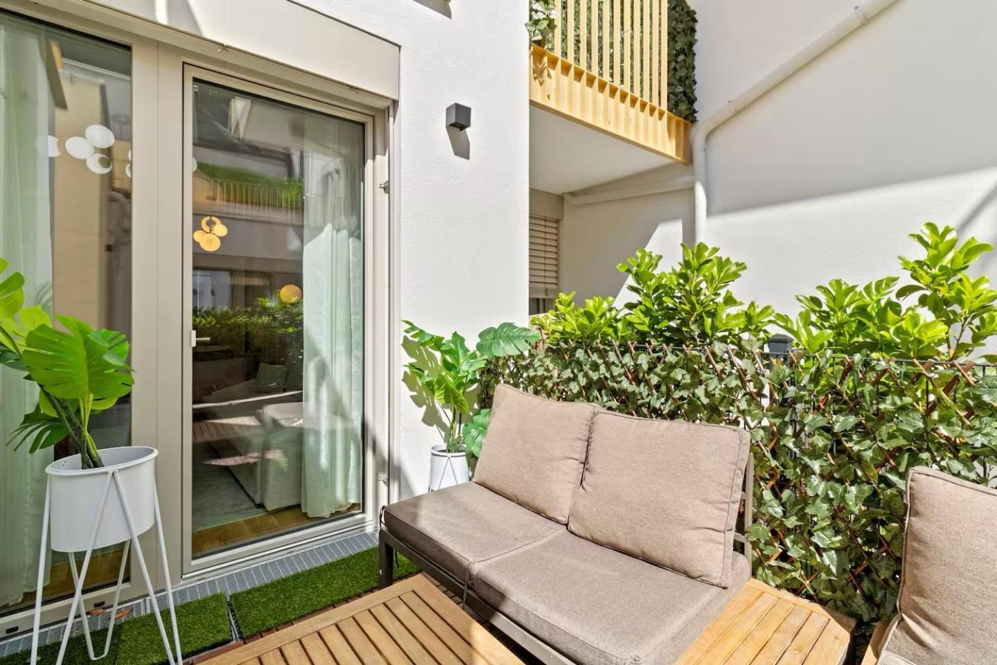 Balkon I Parkplatz I 5 Minuten Zum Einkaufszentrum I Schnelles Wlan *