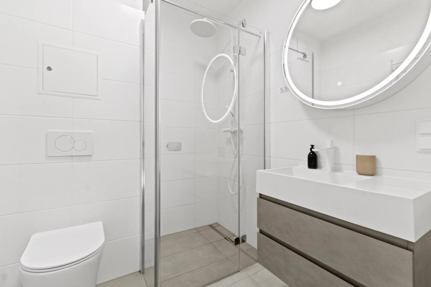Balkon I Parkplatz I 5 Minuten Zum Einkaufszentrum I Schnelles Wlan Apartment Vienna