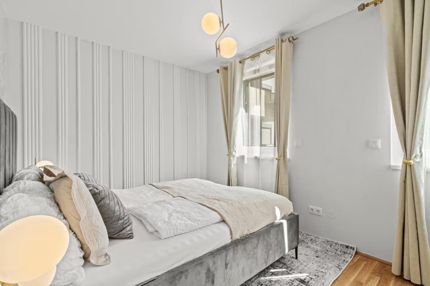 Balkon I Tiefgaragen Parkplatz I 5 Min Zum Einkaufszentrum I Schnelles Wlan * Vienna
