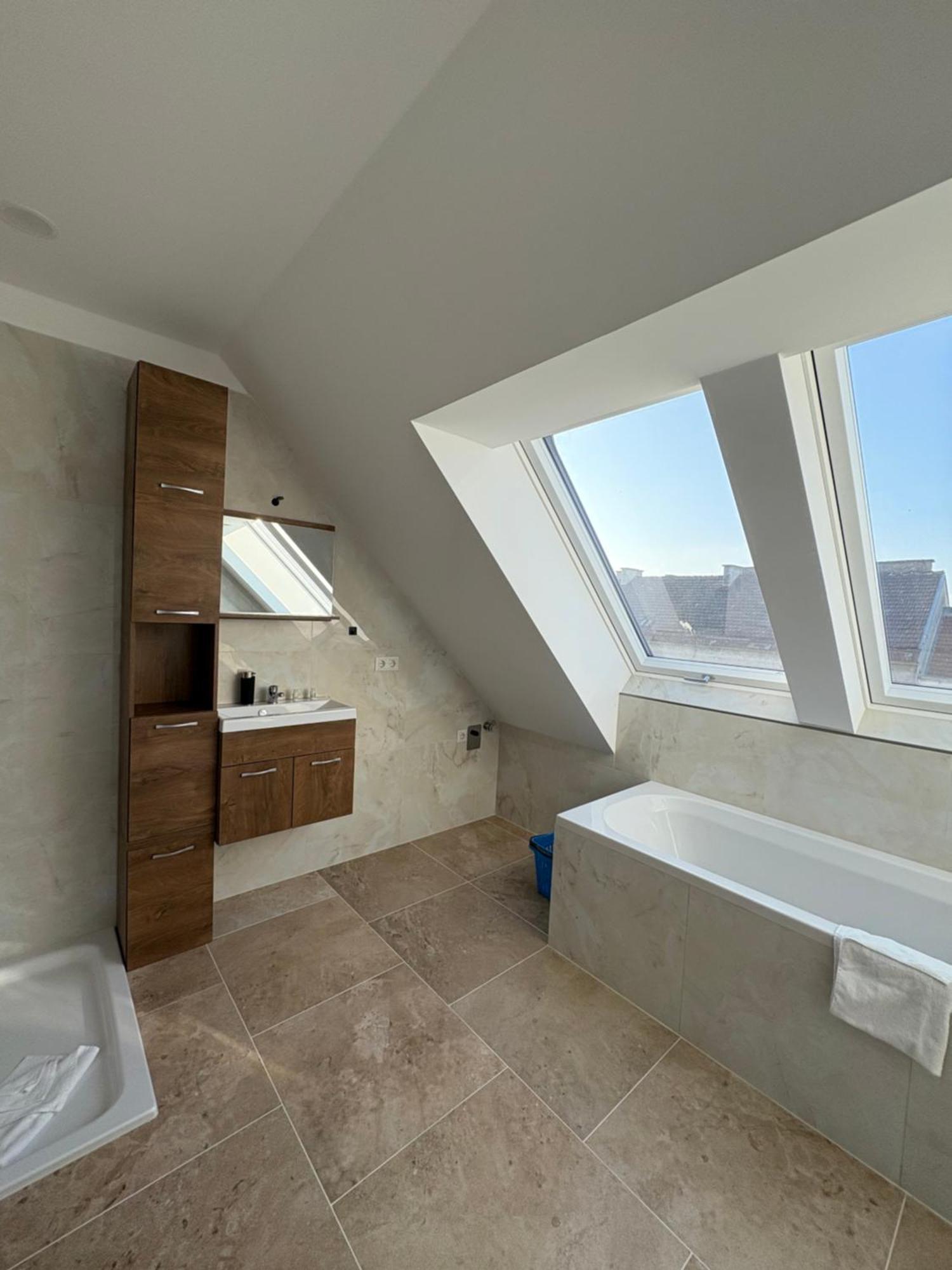 Feelhome-terrasse-4 Gaeste-wifi Apartment