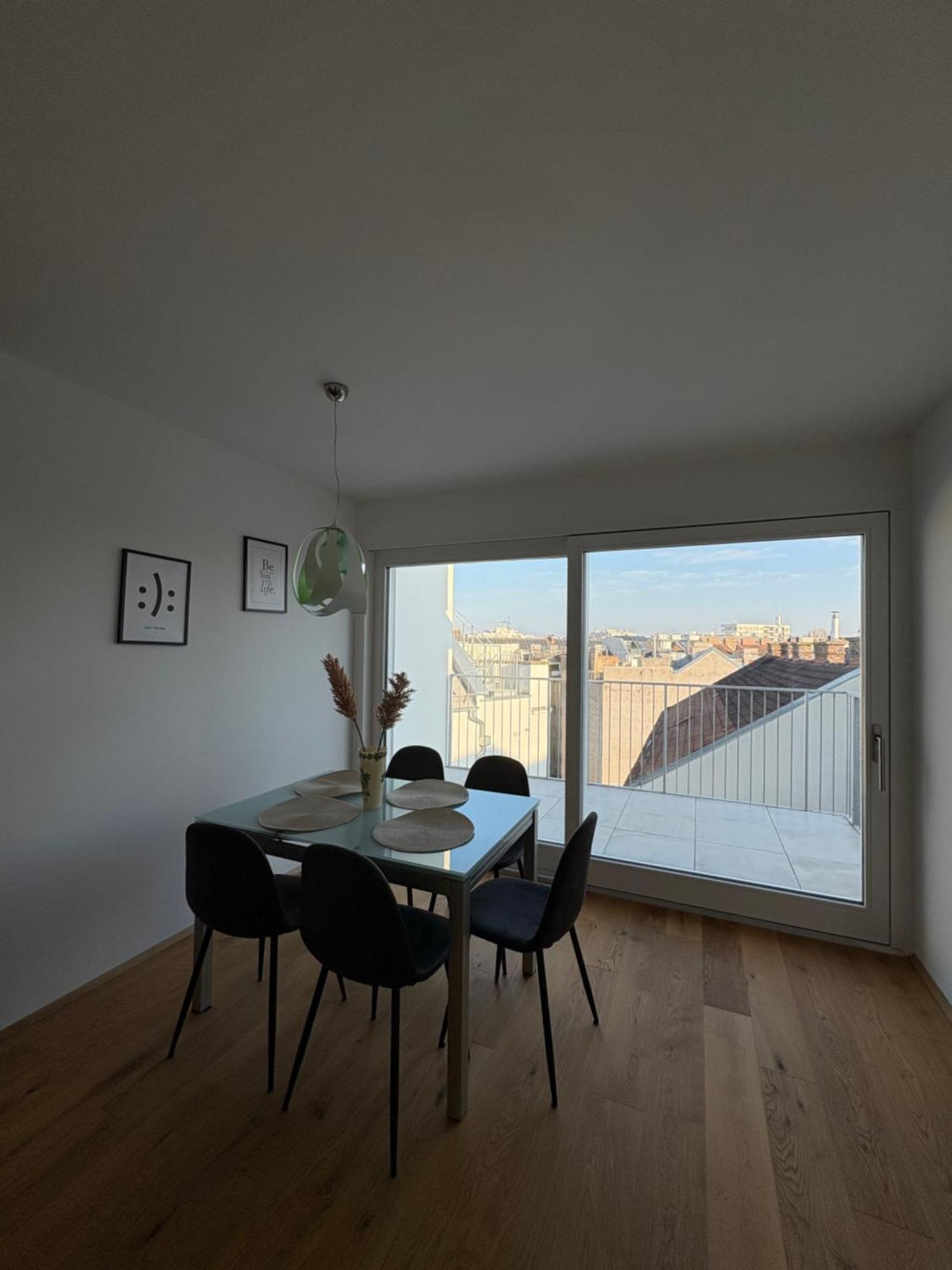 Feelhome-terrasse-4 Gaeste-wifi