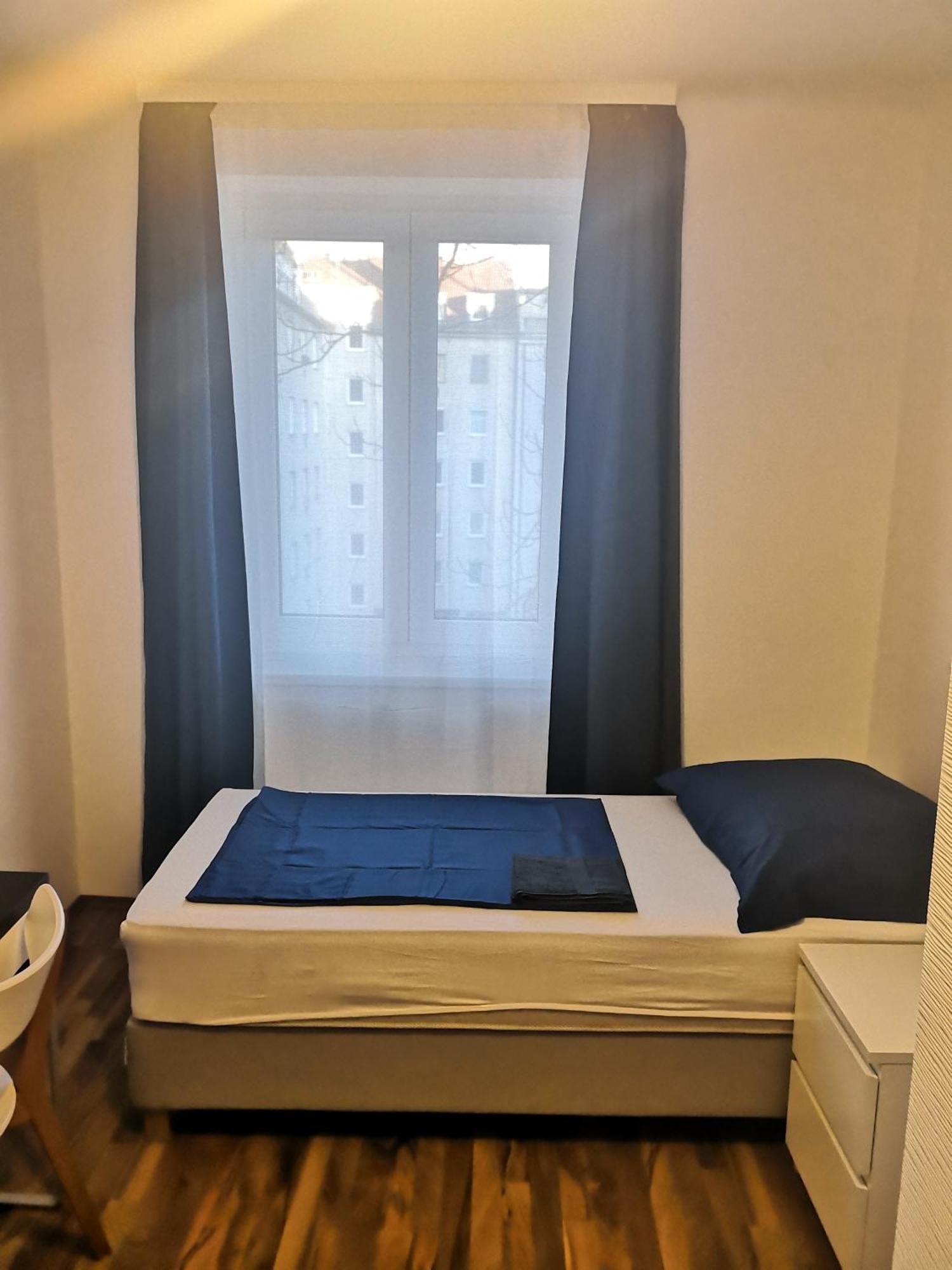 Central - 2 Bdrm *