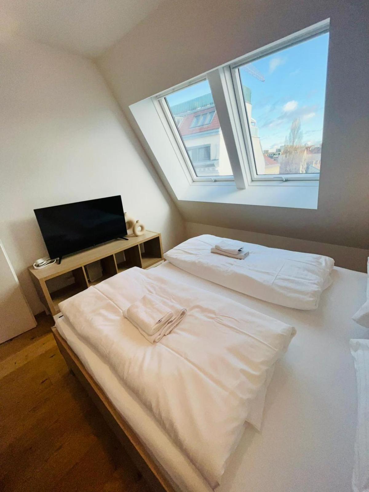 Orestaliving - Penthouse With Private Terrace Apartment