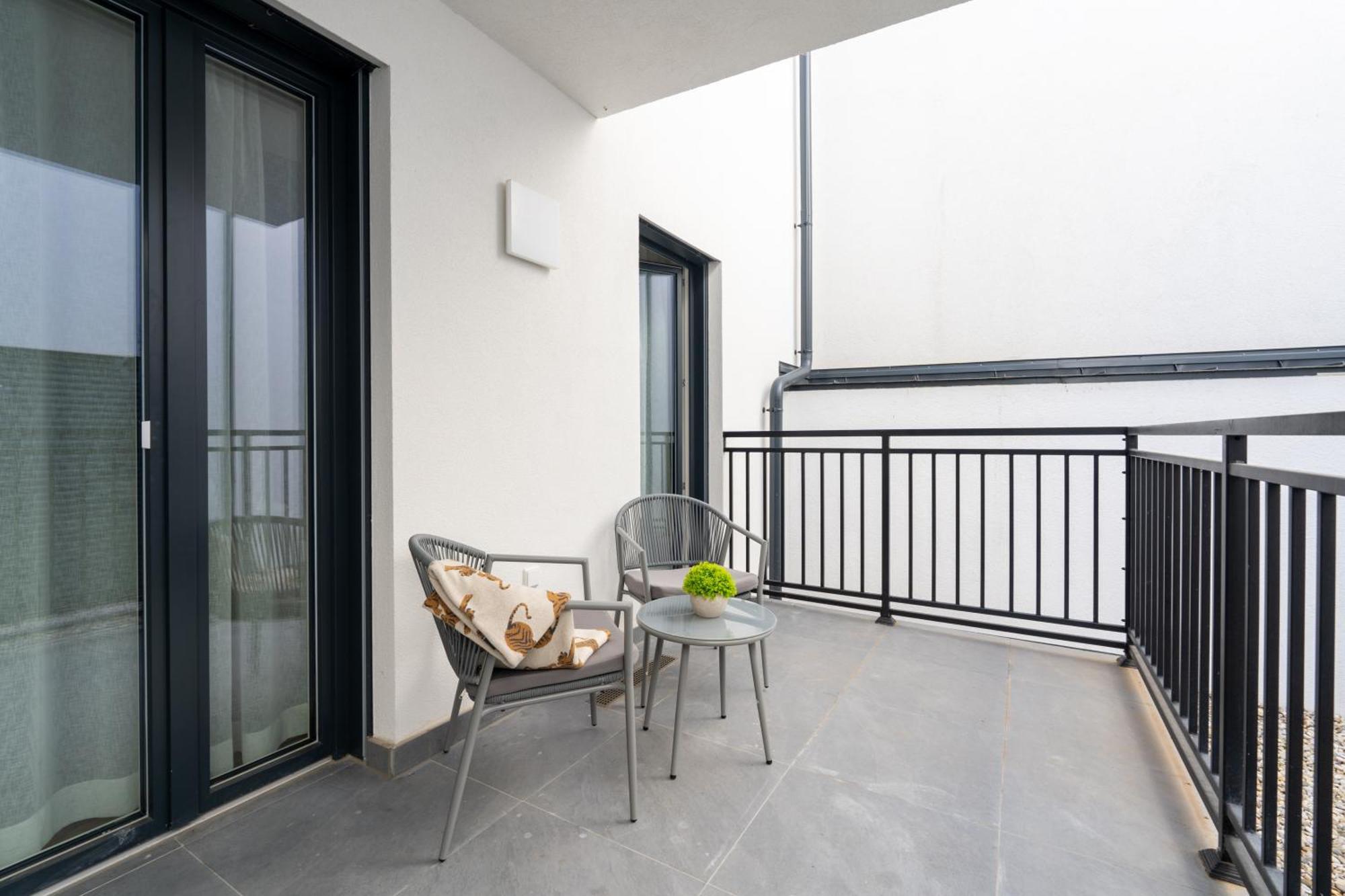 Sky Balcony Nook By Hm Apartment