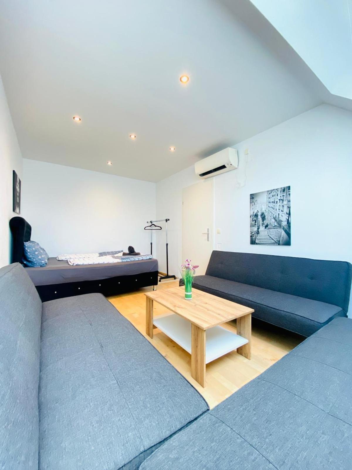 Comfy Central 4-bedroom Shared With Two Levels Apartment