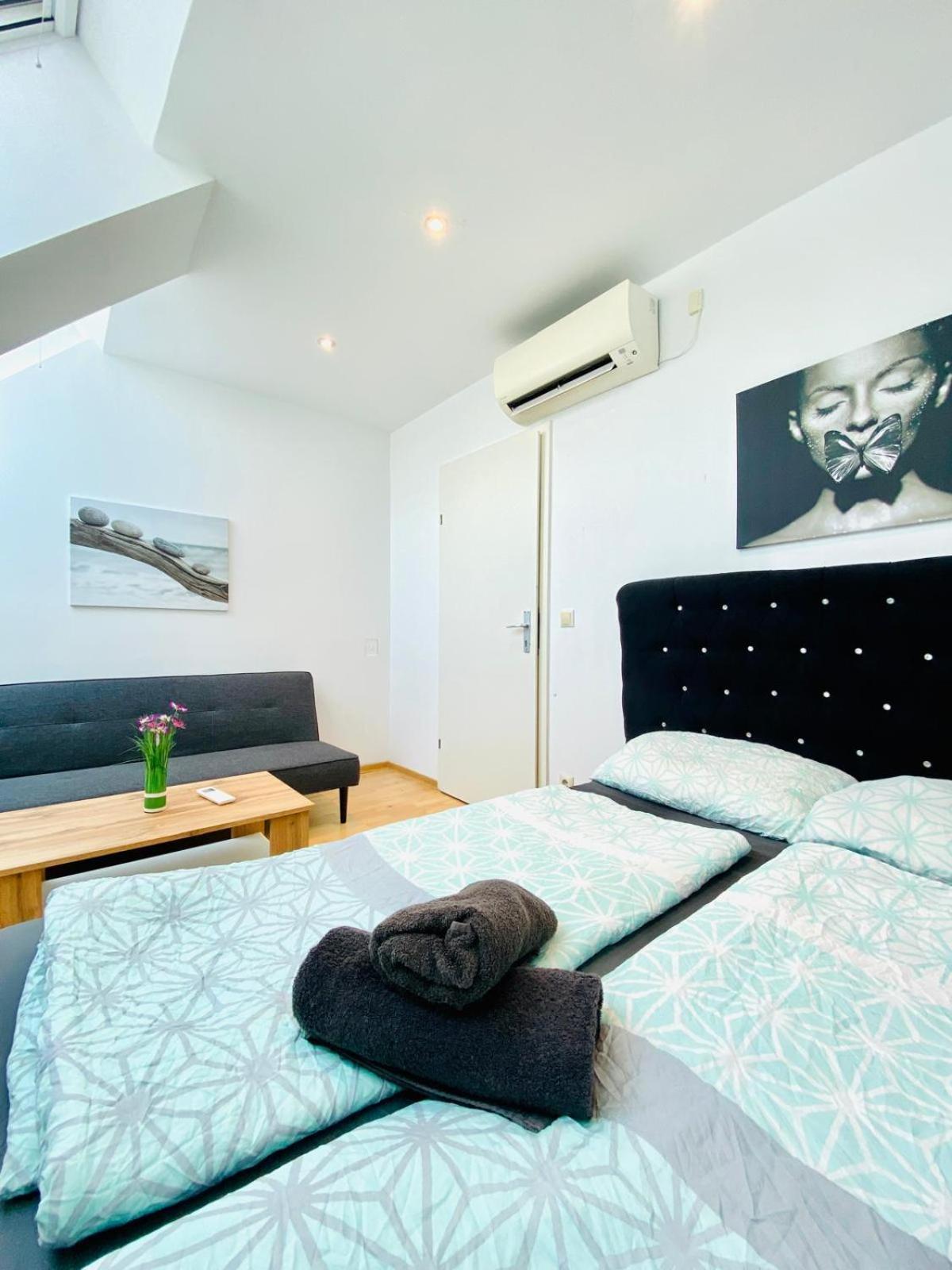 Comfy Central 4-bedroom Shared With Two Levels Vienna