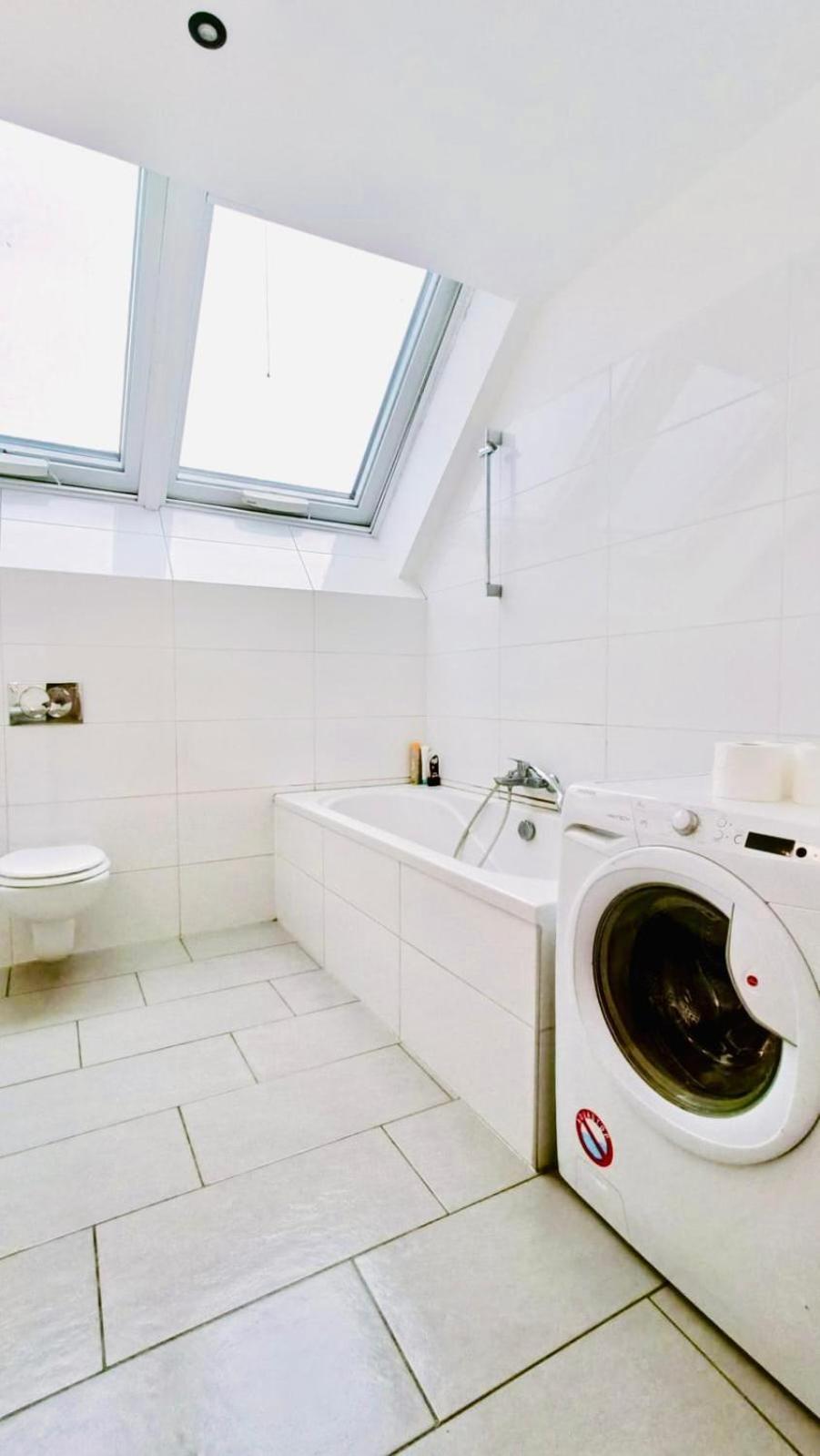 Comfy Central 4-bedroom Shared With Two Levels