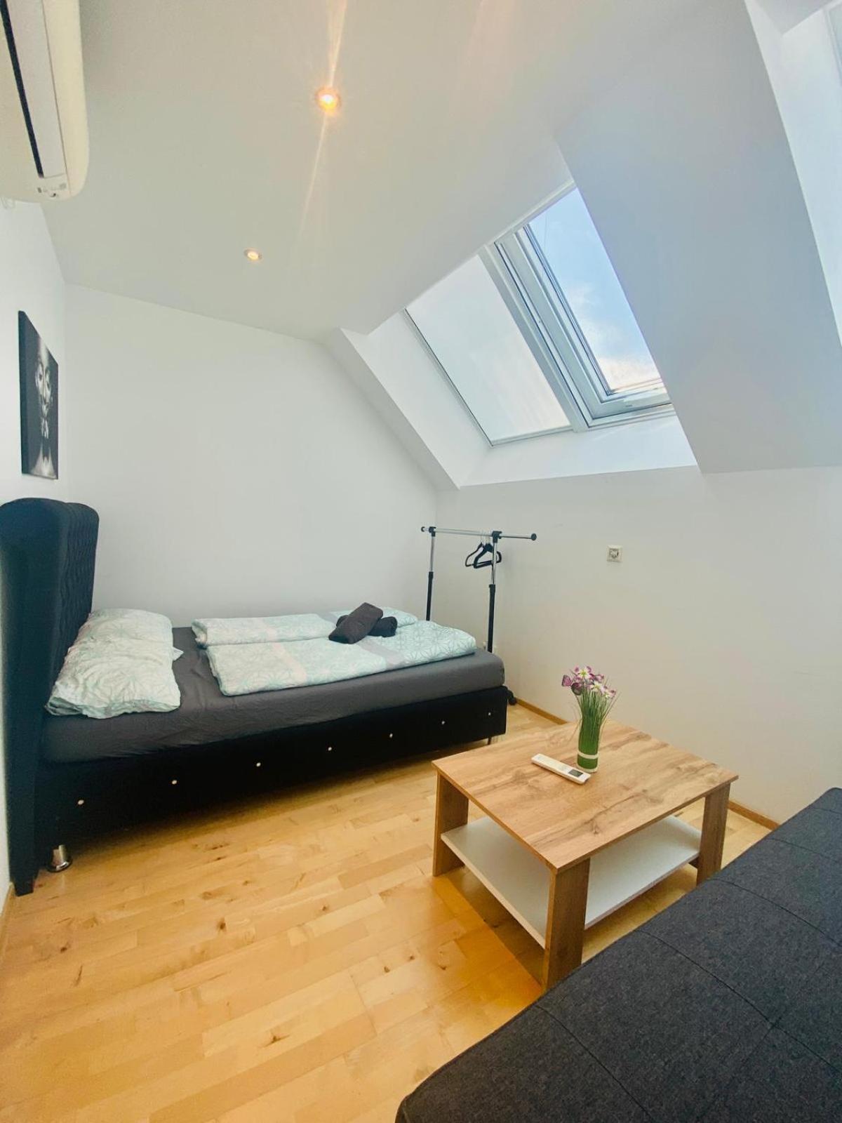 Comfy Central 4-bedroom Shared With Two Levels Apartment