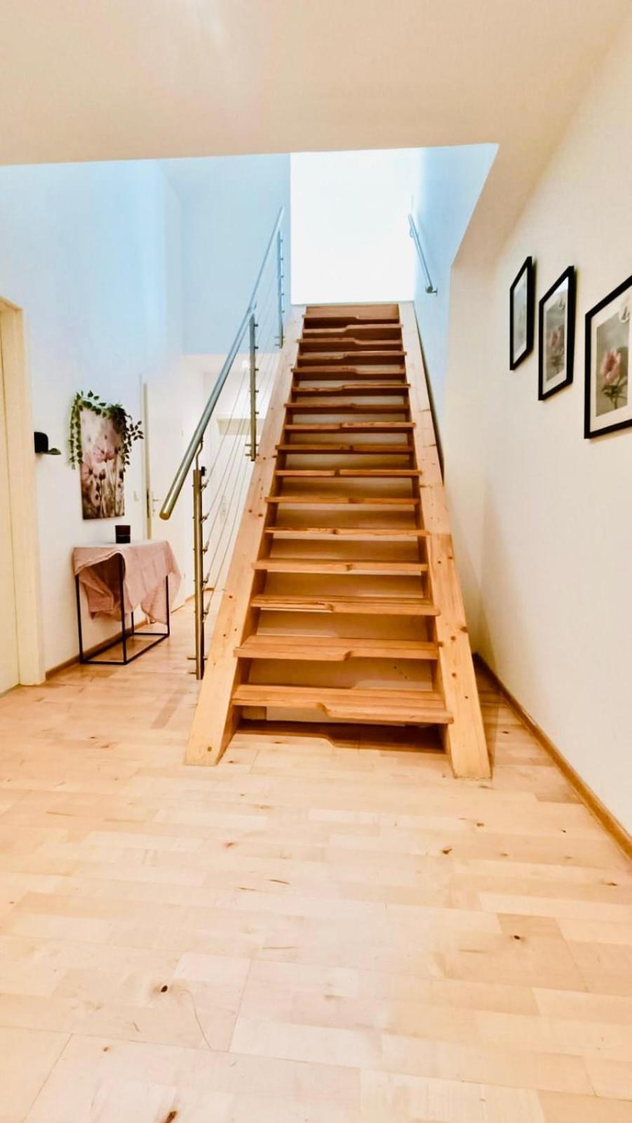 Comfy Central 4-bedroom Shared With Two Levels Apartment *