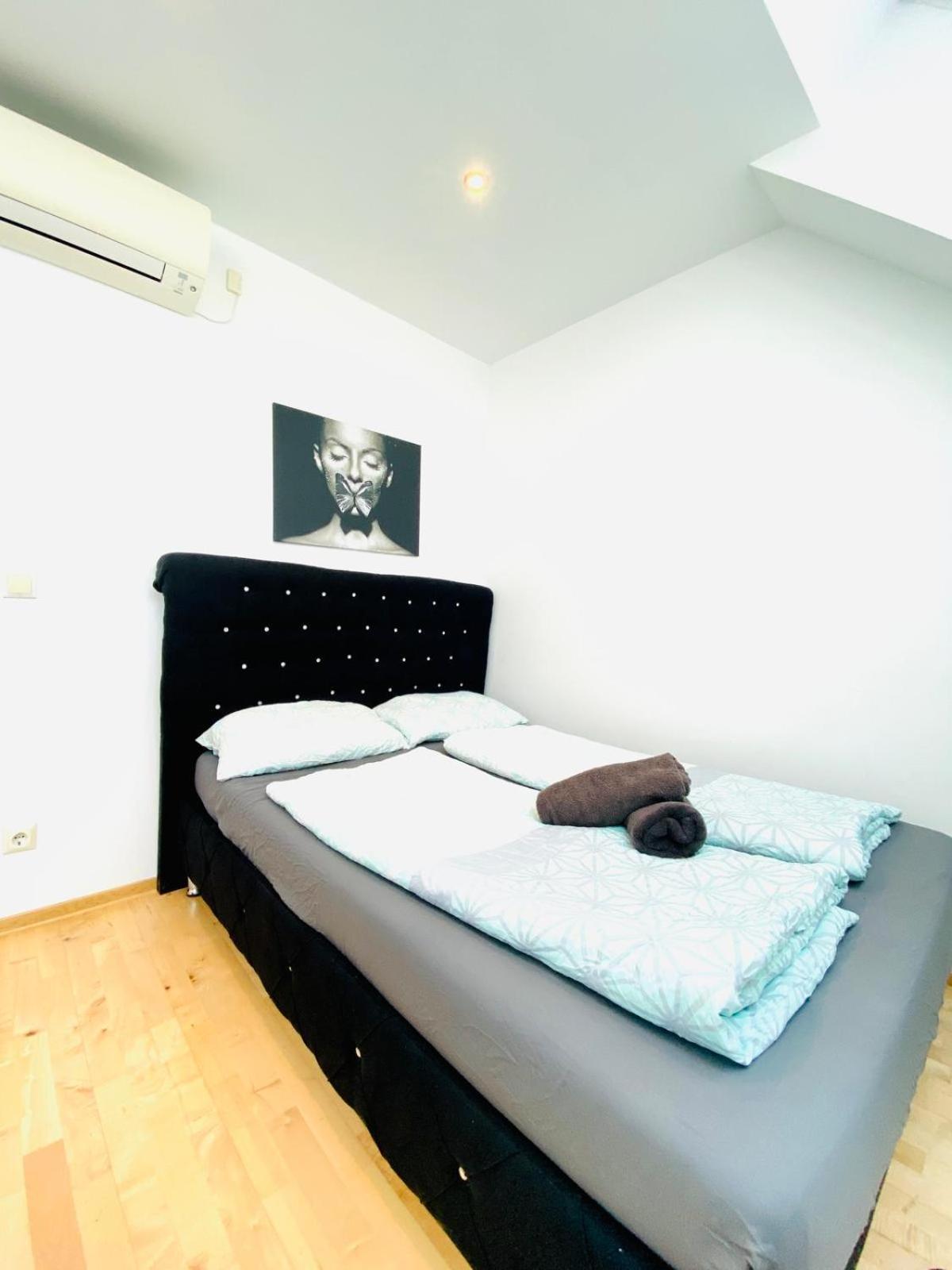 Comfy Central 4-bedroom Shared With Two Levels