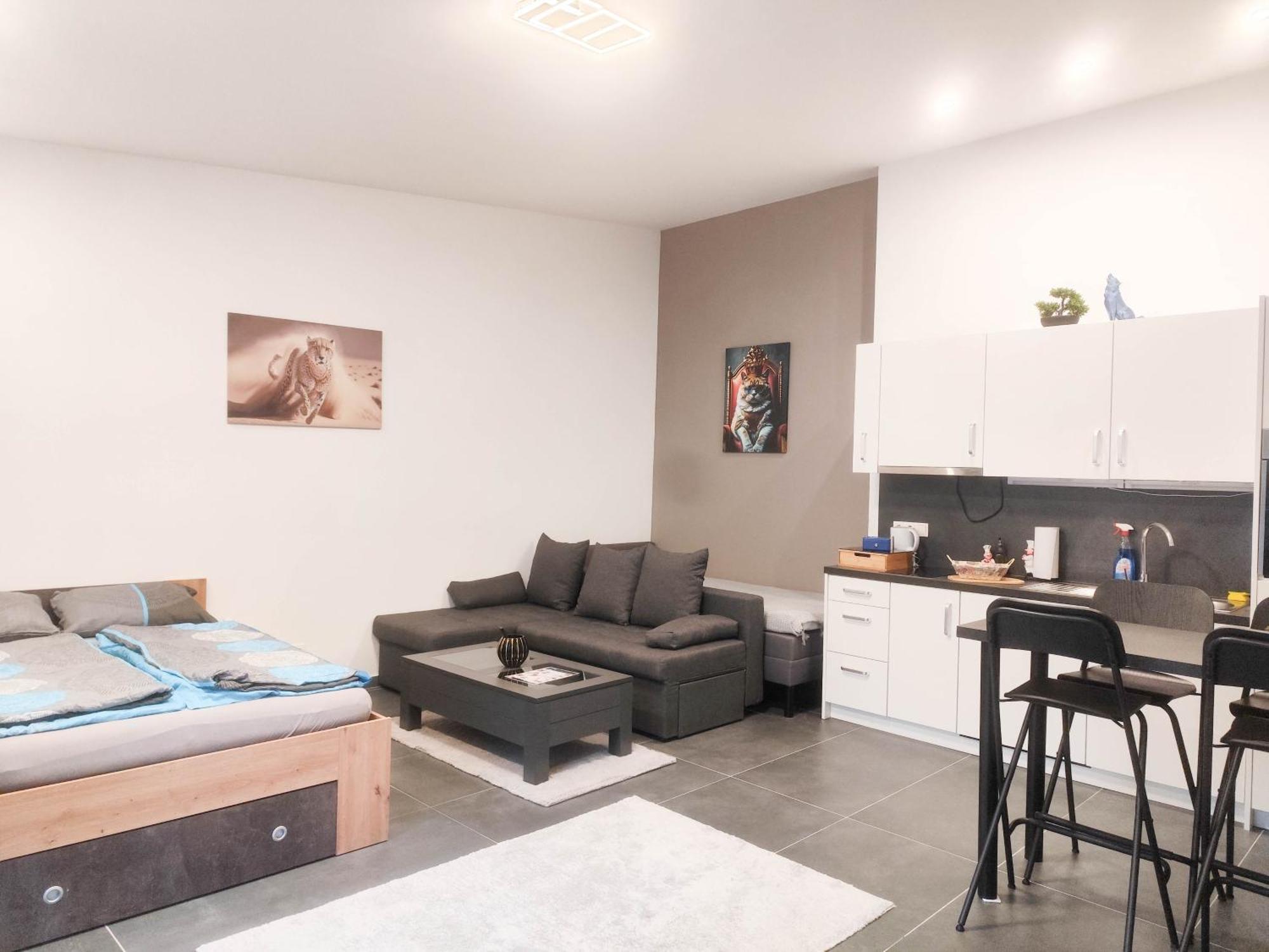 Cozy In Location With Free Parking Appartamento