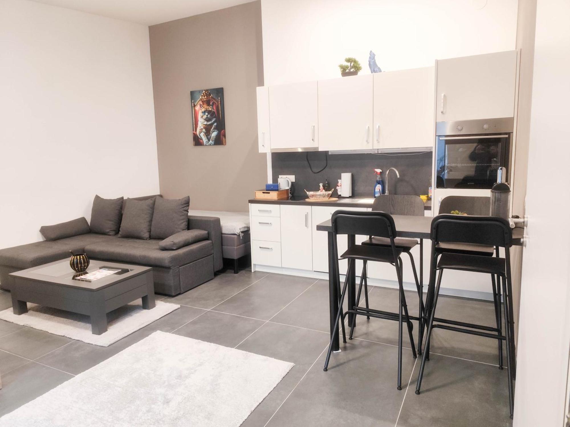 Appartamento Cozy In Location With Free Parking