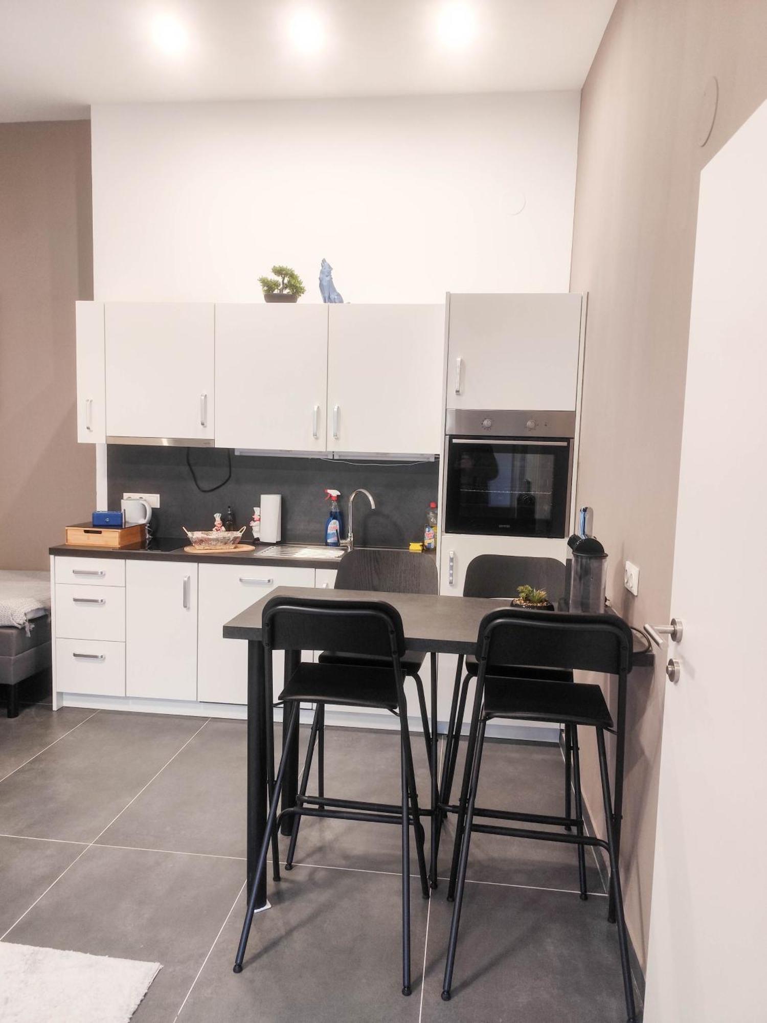Appartamento Cozy In Location With Free Parking *