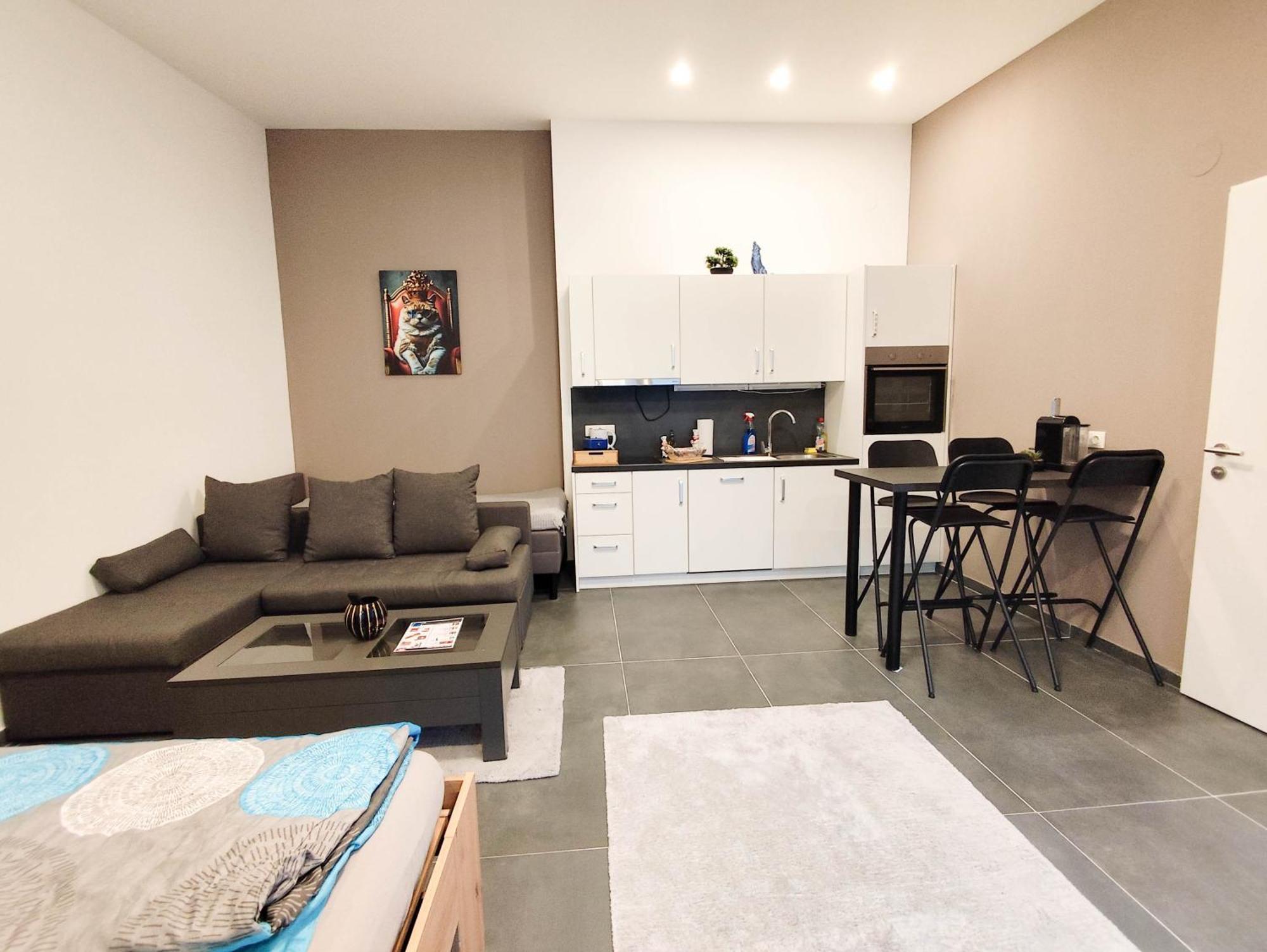 Appartamento Cozy In Location With Free Parking