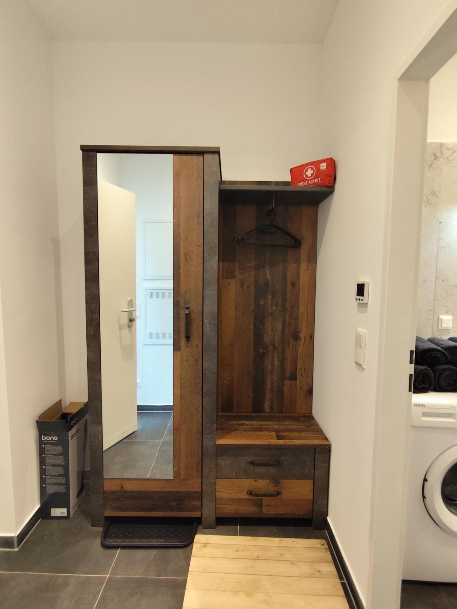 Cozy In Location With Free Parking Appartamento *