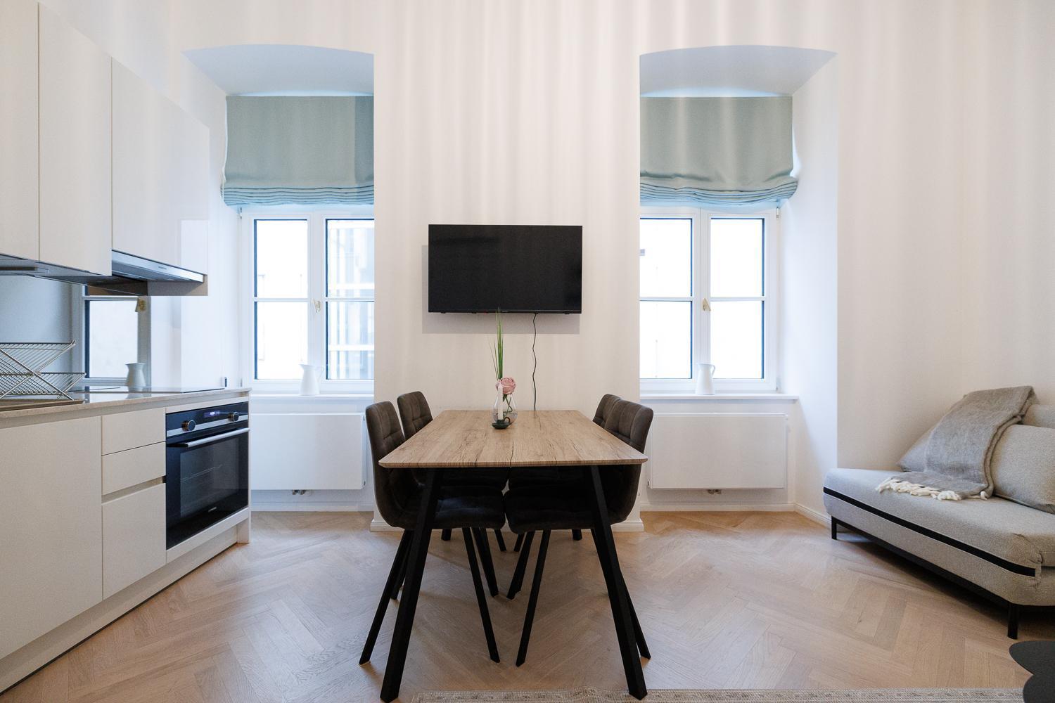 Apartment Stylish 1-bedroom 2-bath By Canal Minutes From Historic Centre