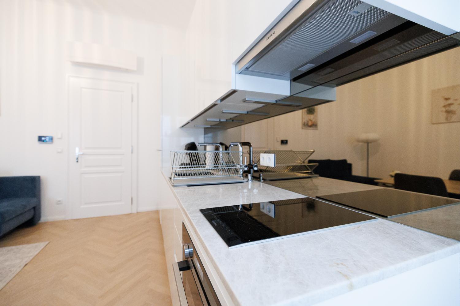 Apartment Stylish 1-bedroom 2-bath By Canal Minutes From Historic Centre *