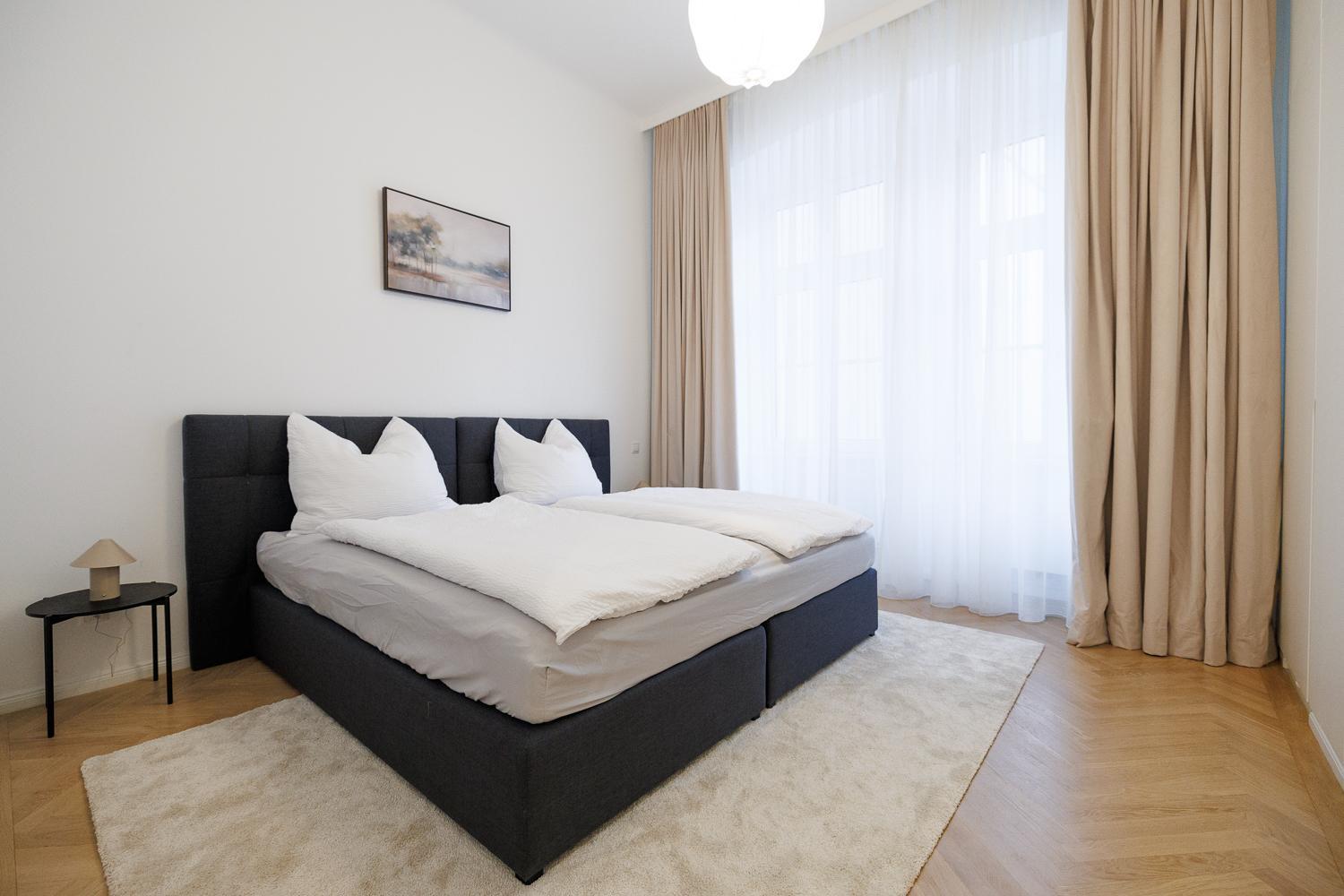 Stylish 1-bedroom 2-bath By Canal Minutes From Historic Centre Apartment Vienna