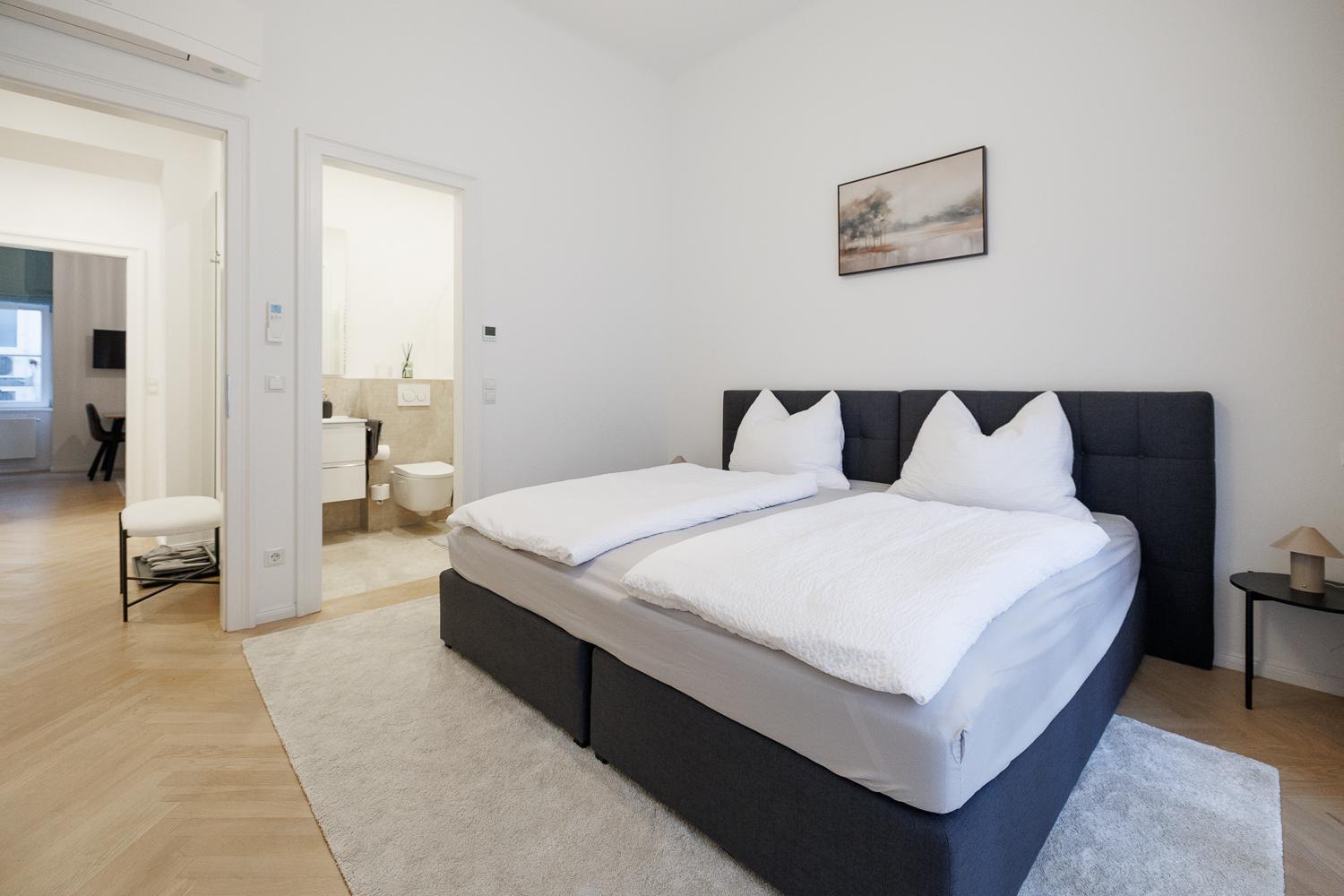 Stylish 1-bedroom 2-bath By Canal Minutes From Historic Centre Vienna