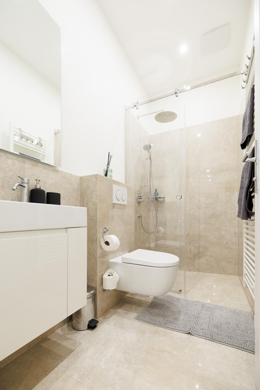 Stylish 1-bedroom 2-bath By Canal Minutes From Historic Centre Apartment Vienna