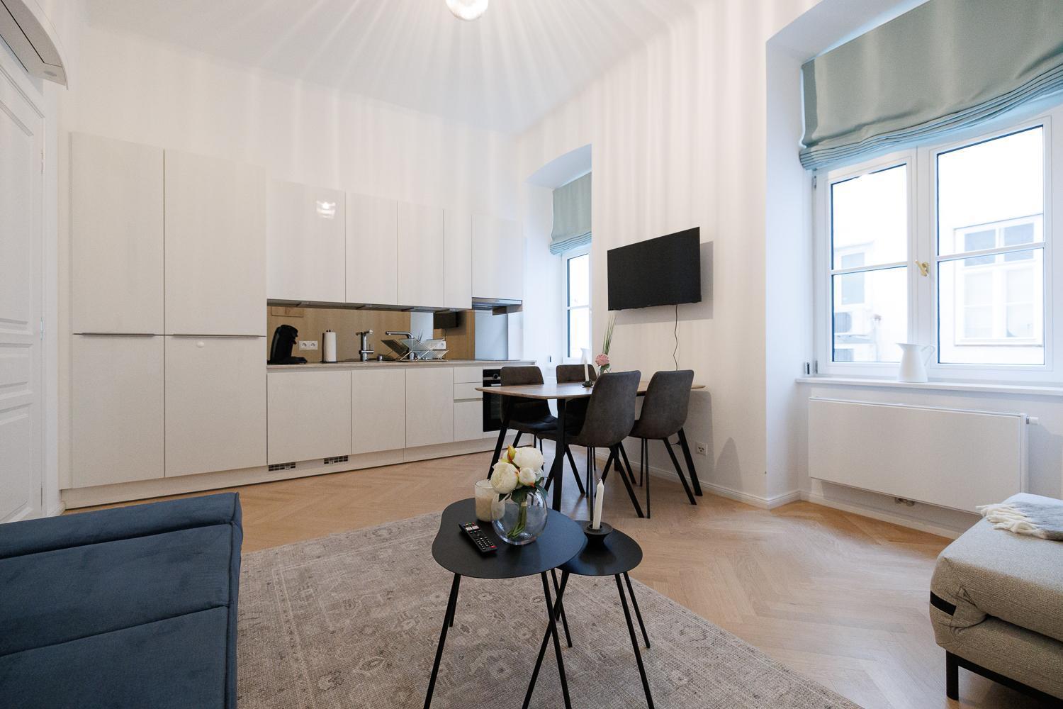 Stylish 1-bedroom 2-bath By Canal Minutes From Historic Centre Apartment Vienna