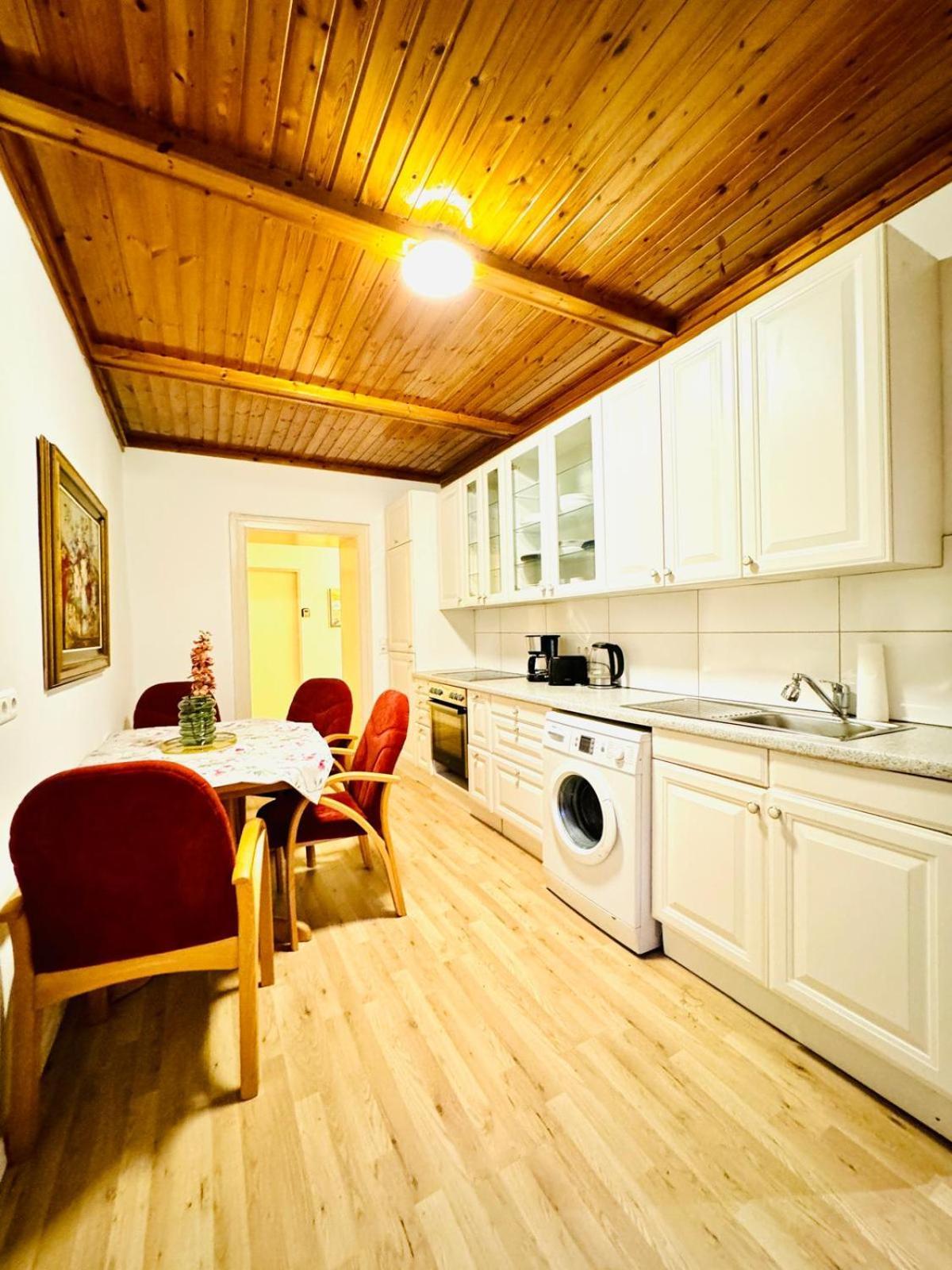 Amazing 4br Shared 10 Minute Walk To Fac Platz *