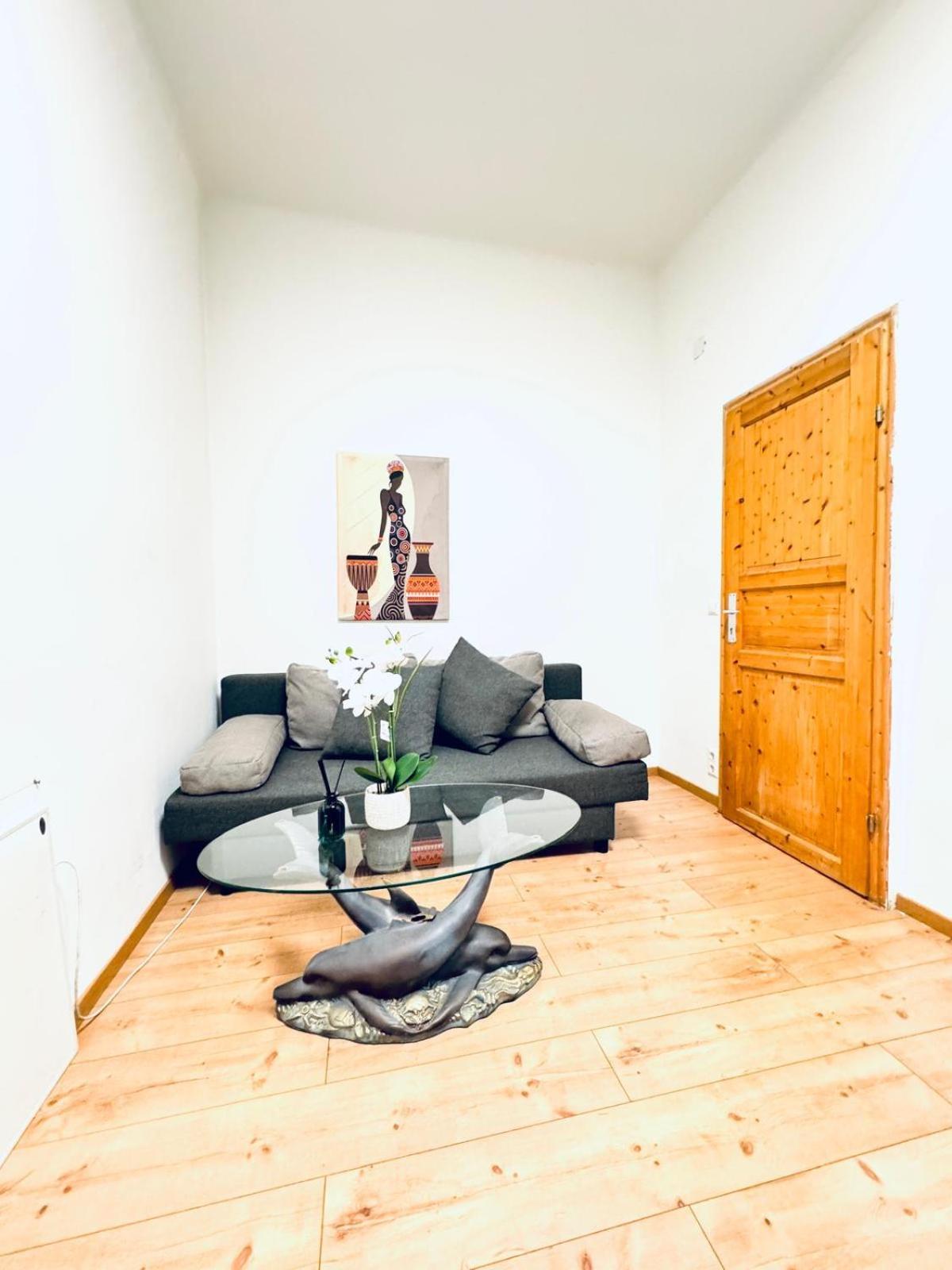 Apartment Amazing 4br Shared 10 Minute Walk To Fac Platz Vienna