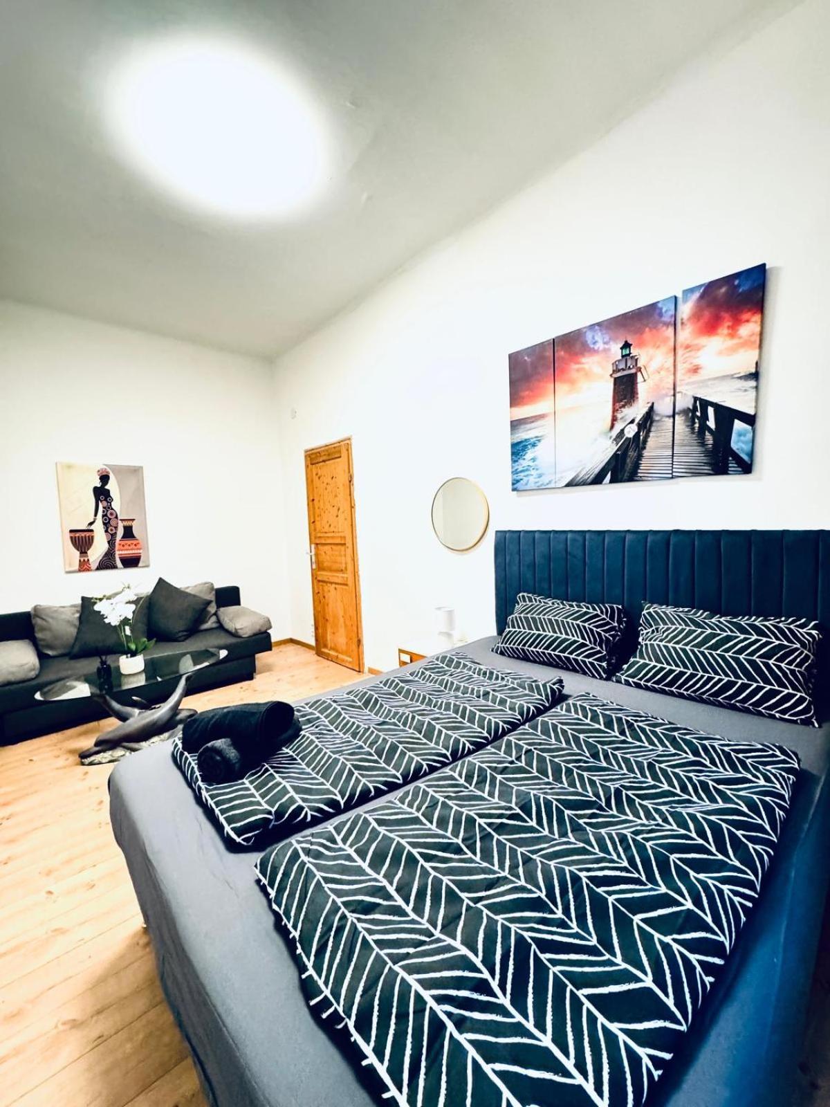 Apartment Amazing 4br Shared 10 Minute Walk To Fac Platz Vienna