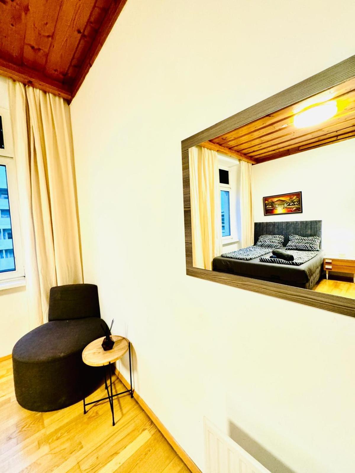 Amazing 4br Shared 10 Minute Walk To Fac Platz Apartment Vienna