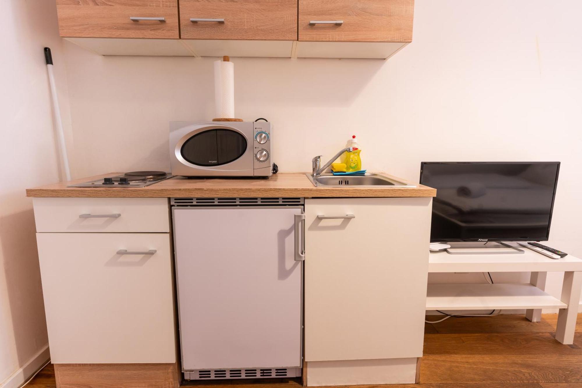 - Metro 1160 Apartment Vienna