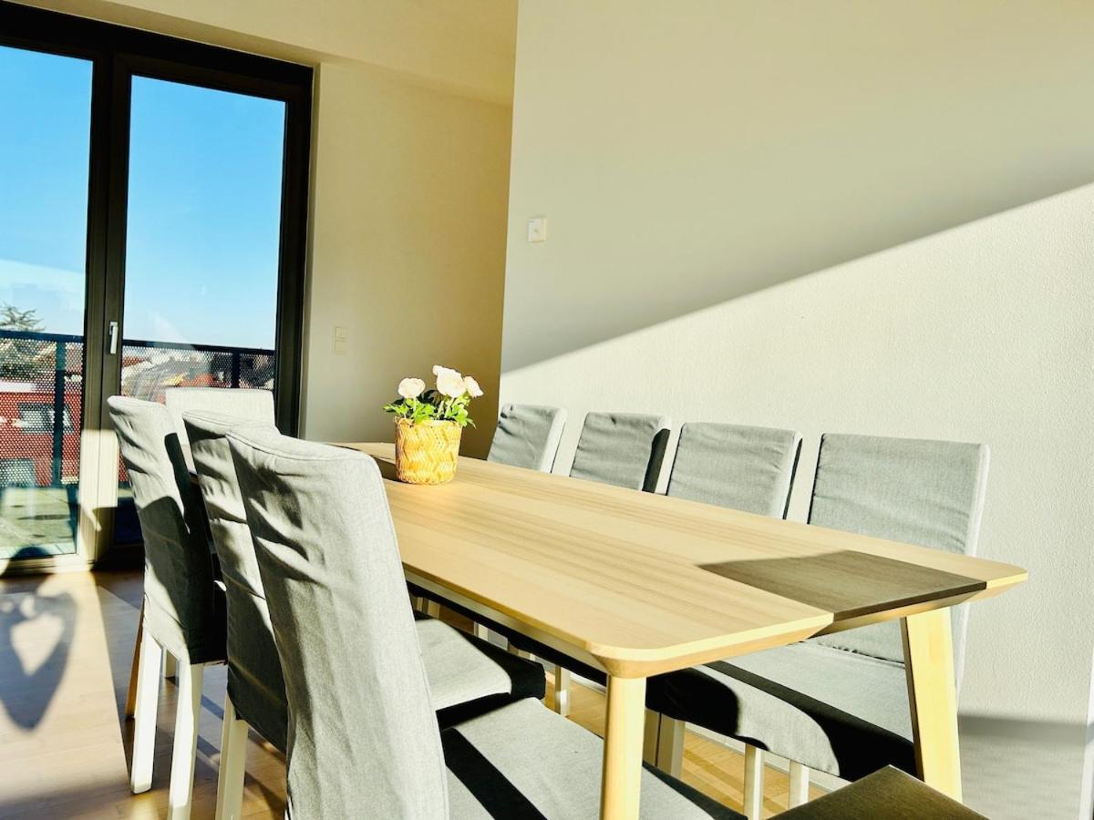 Modern 4 Room-apartment With Free Parking