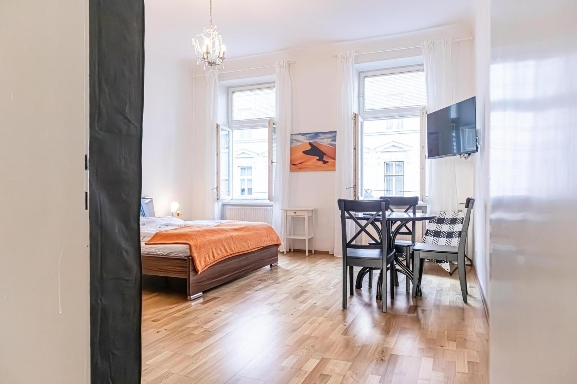 Elegance 2 Bedroom At Vienna's Vibrant Center Appartamento Vienna