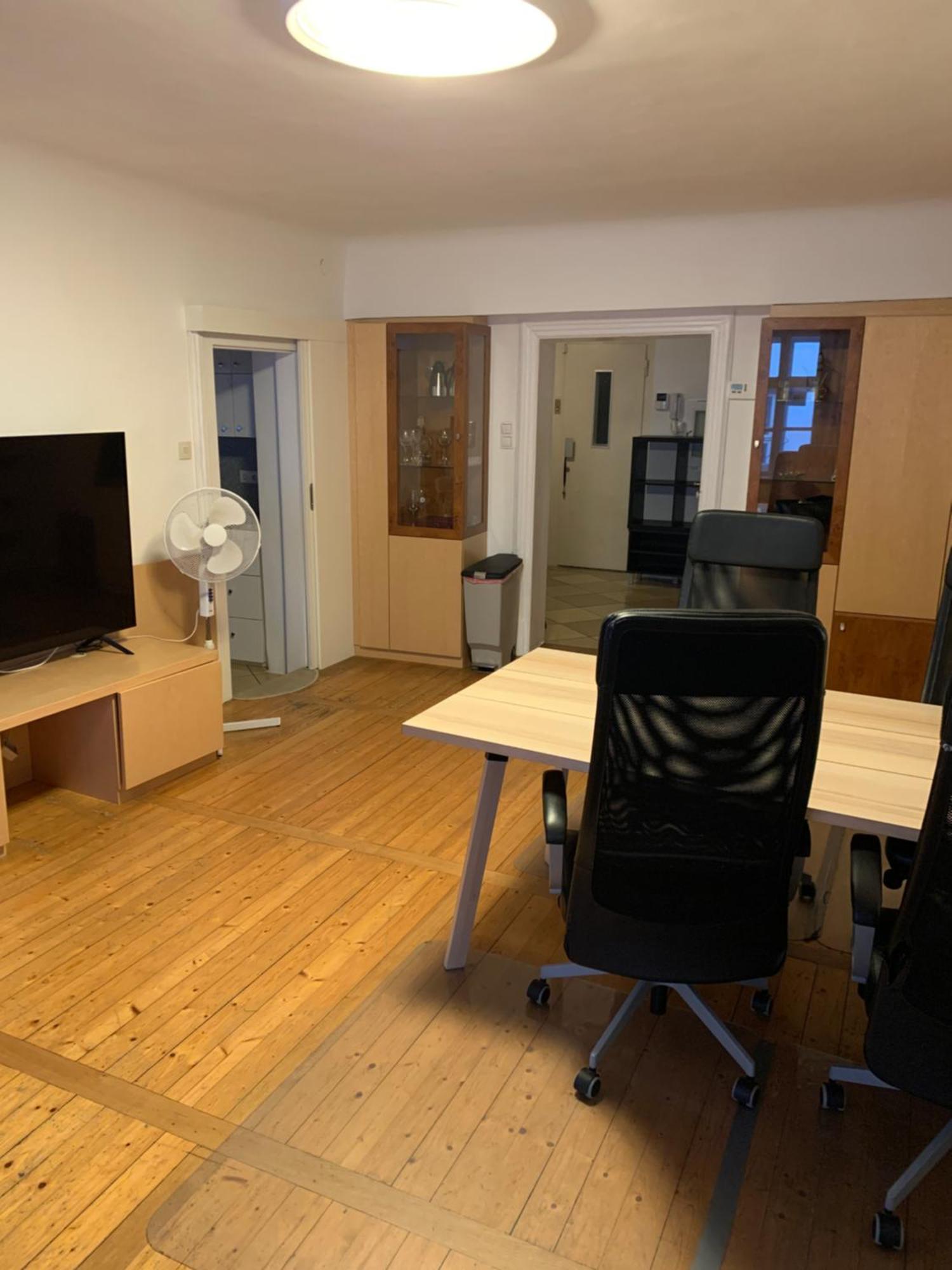 Three Bedrooms In Walking Center