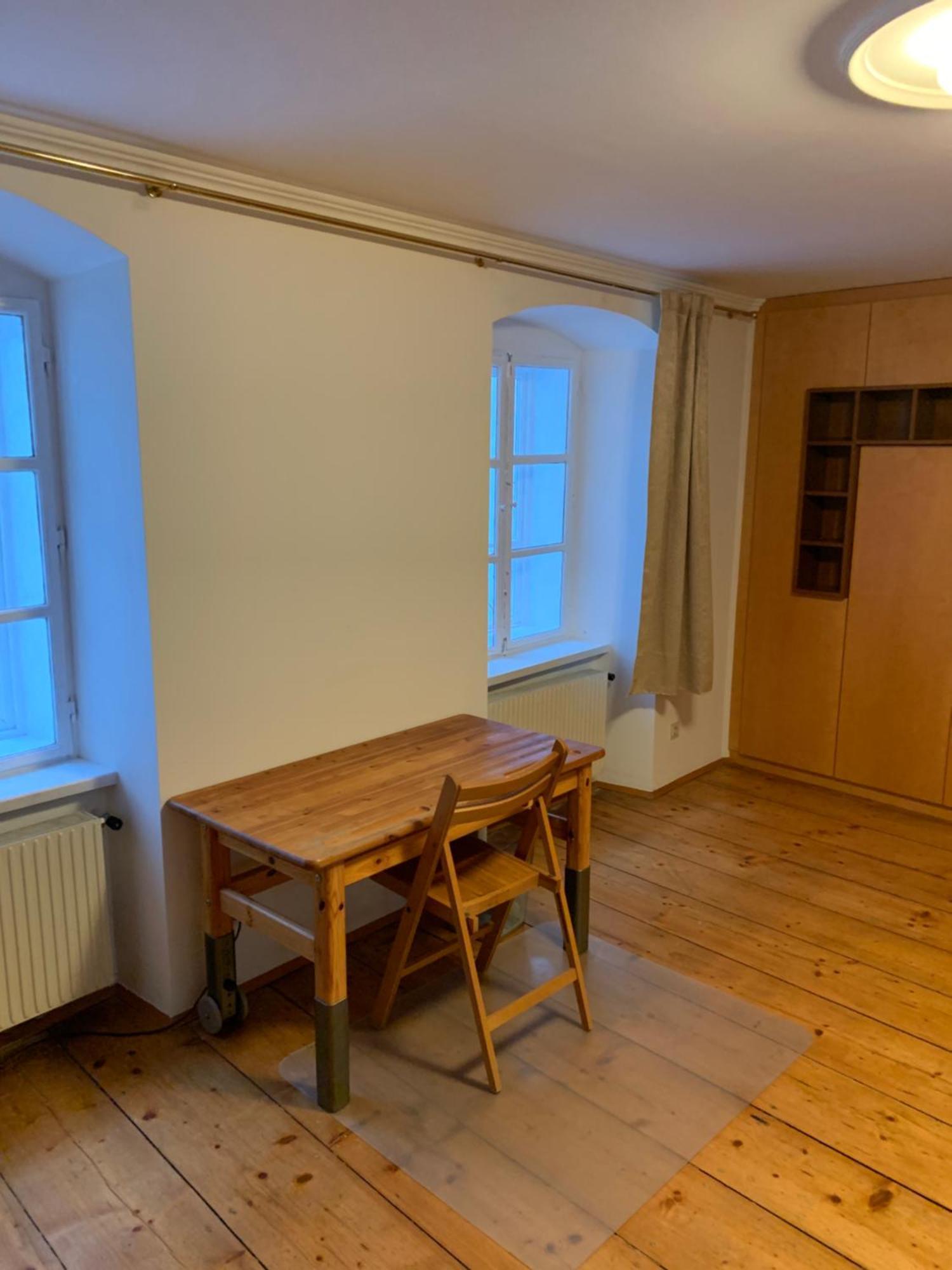 Apartment Three Bedrooms In Walking Center *