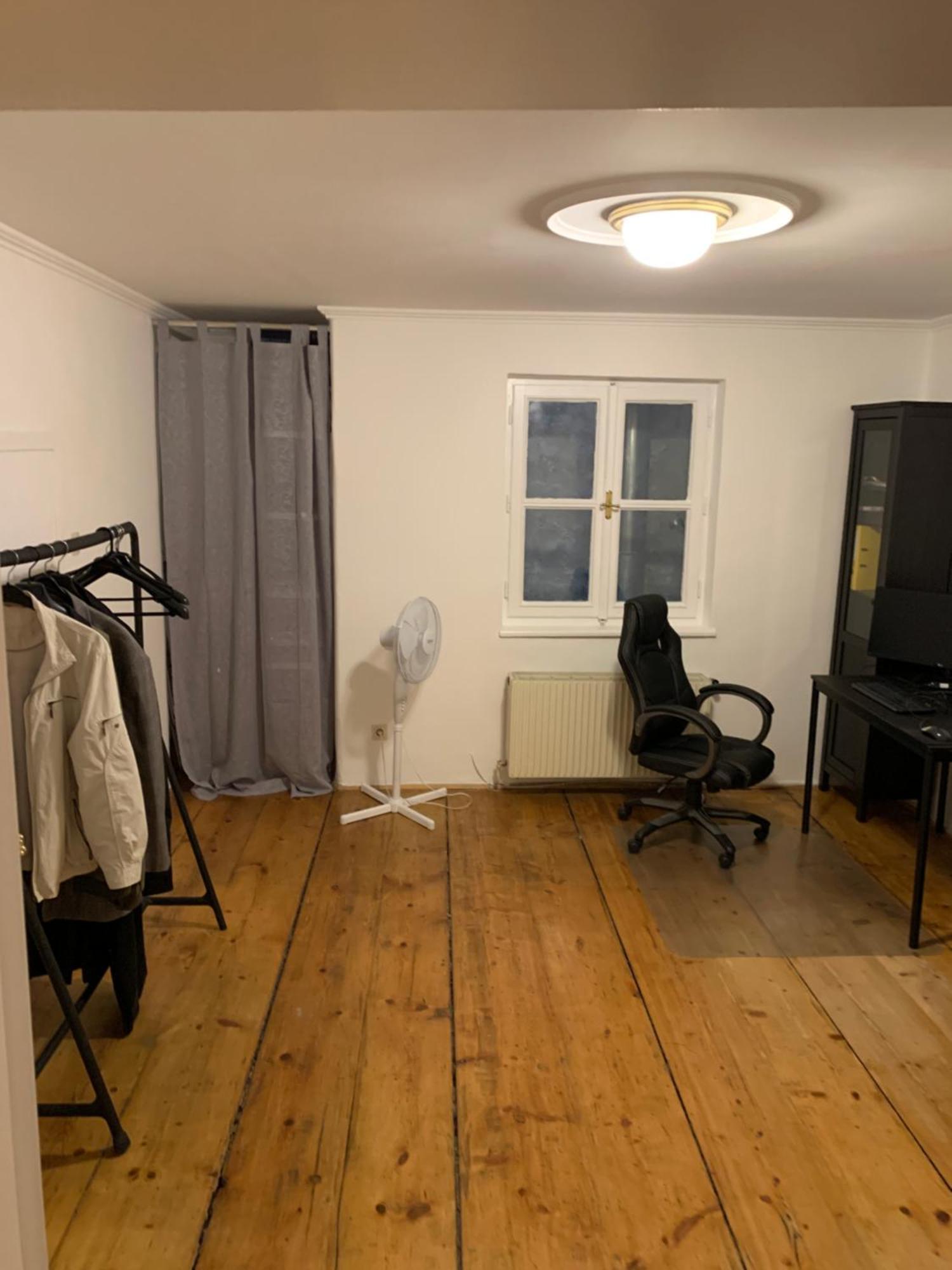 Apartment Three Bedrooms In Walking Center *