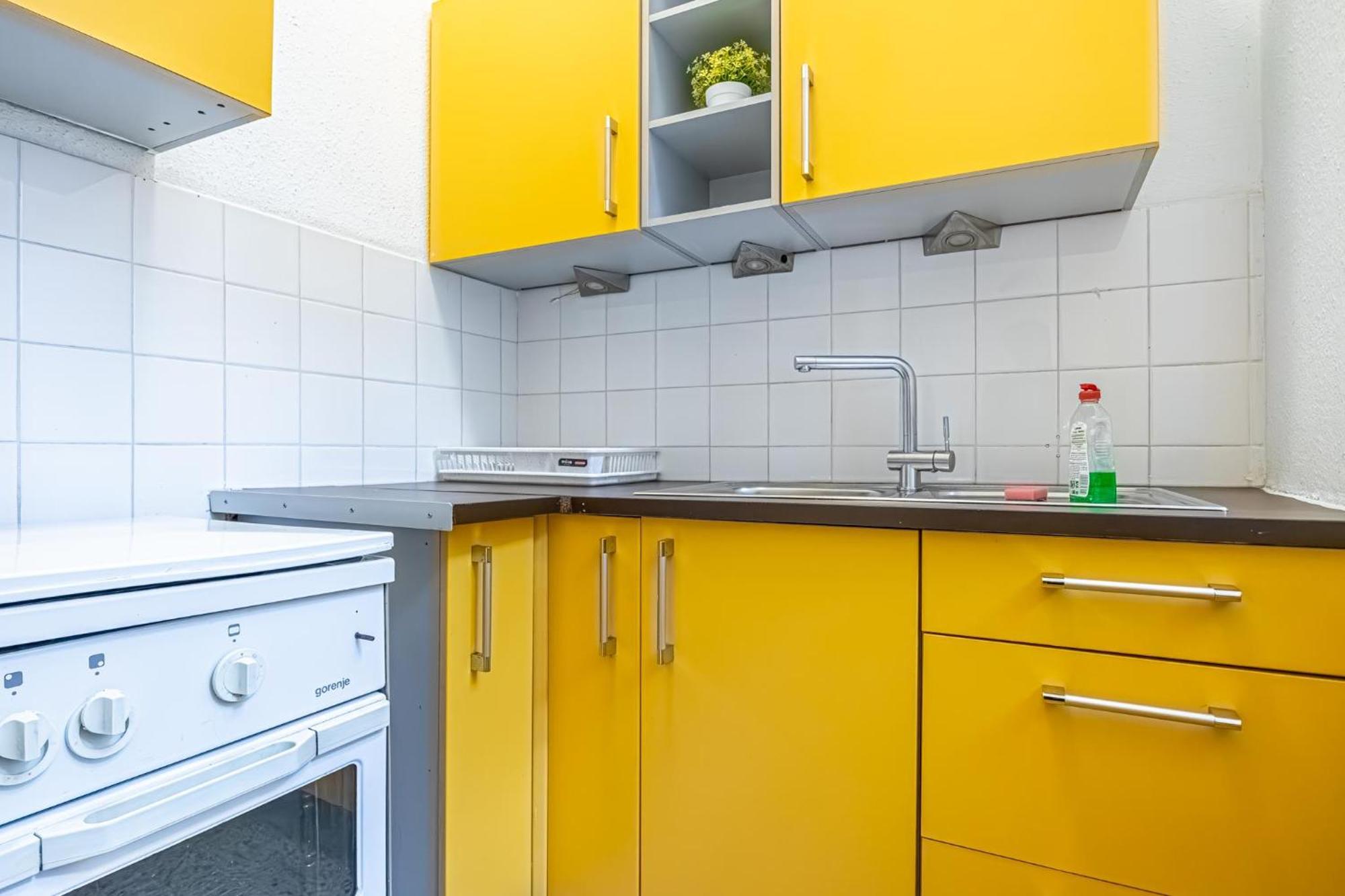 Trendy 1Br & 1Lr Near Rennweg, Great City Links