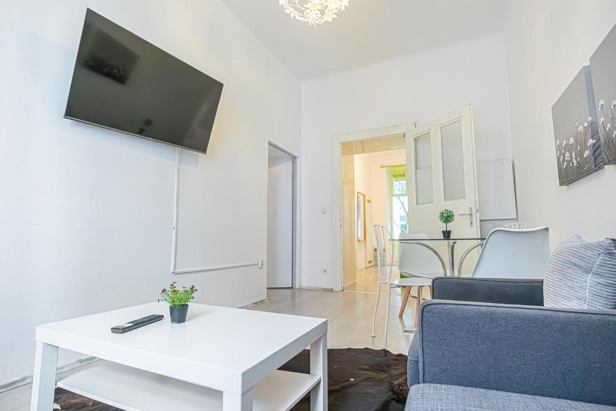 Trendy 1Br & 1Lr Near Rennweg, Great City Links