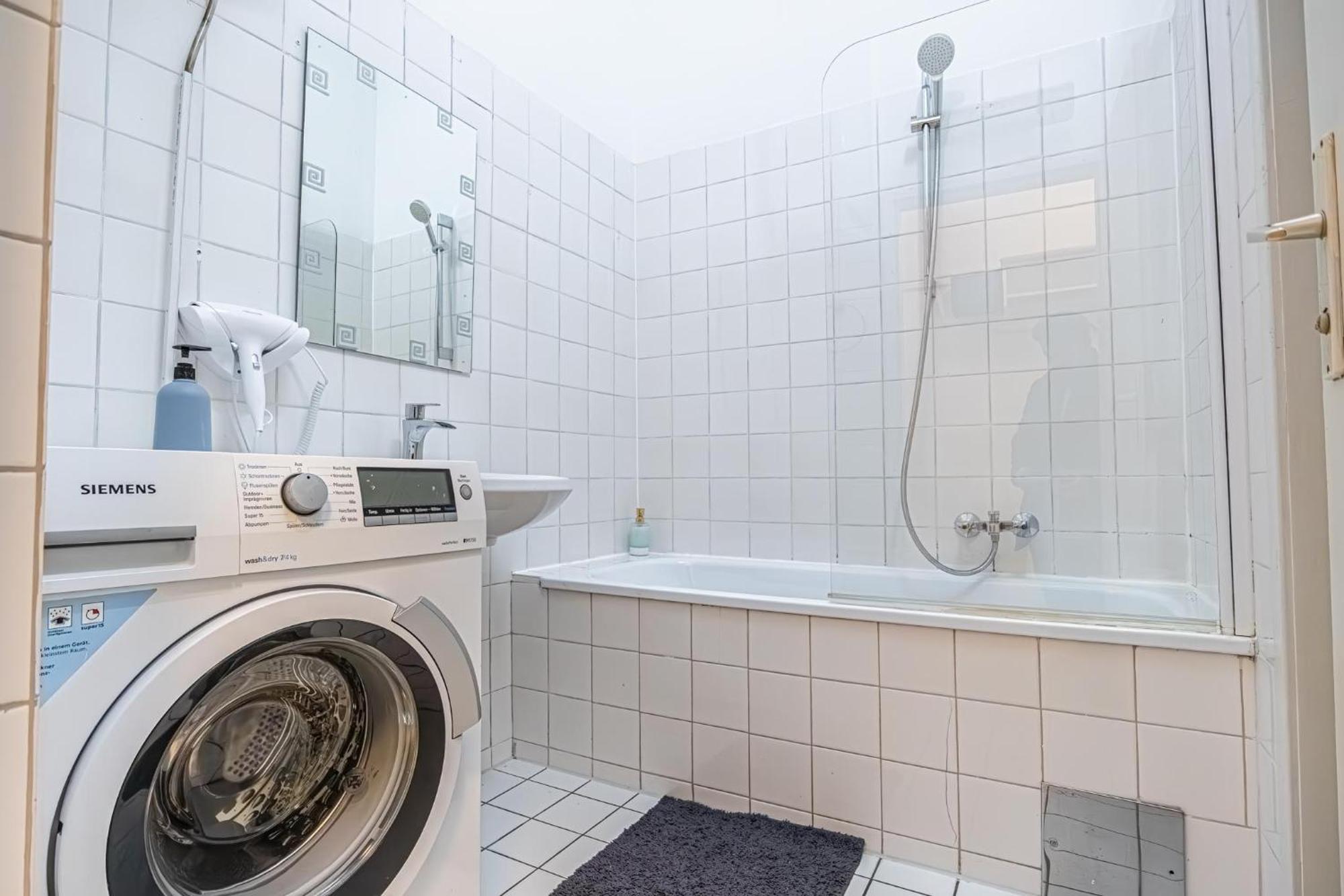 Trendy 1Br & 1Lr Near Rennweg, Great City Links