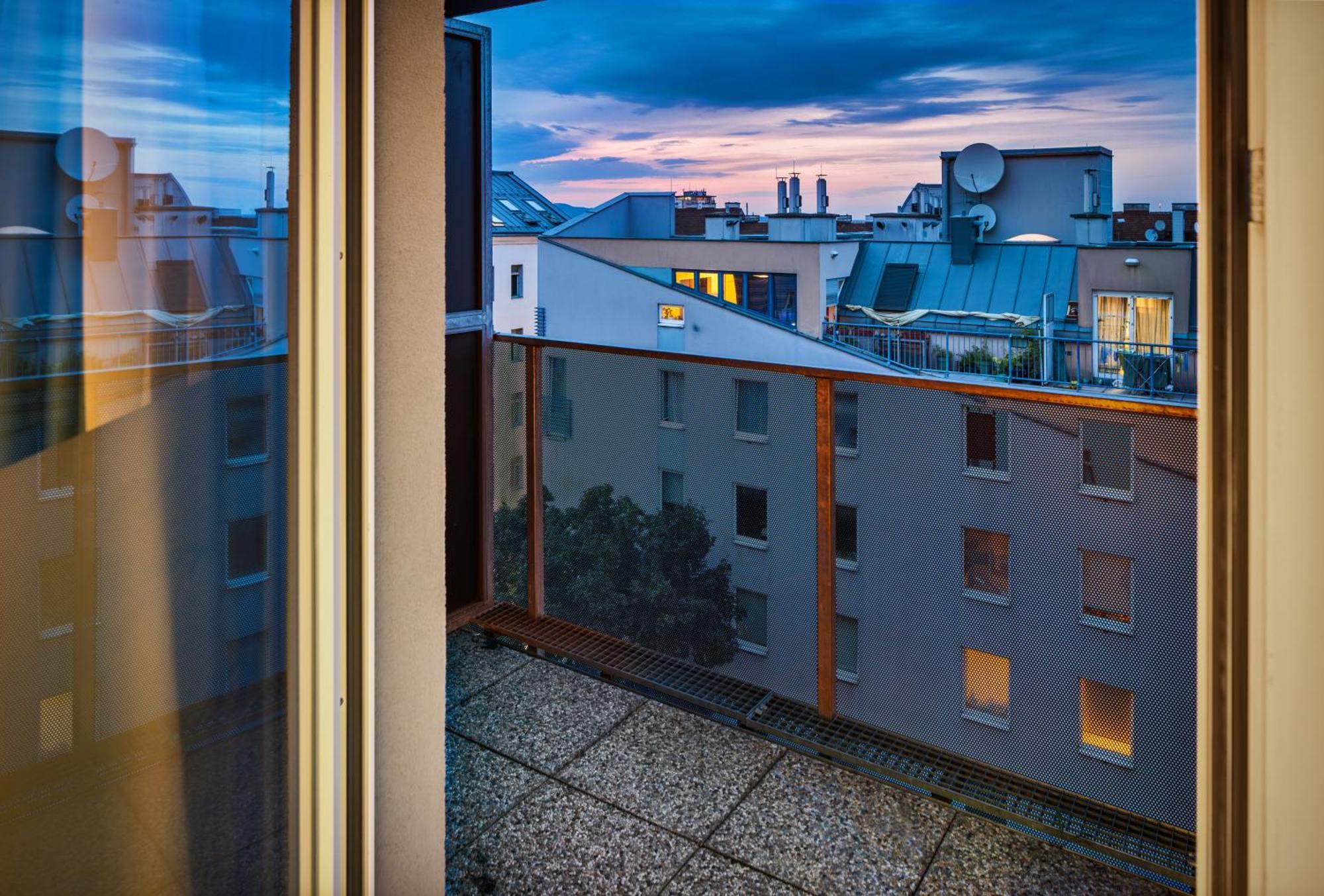 Jimmy's Dandelion Aparthotel 3*