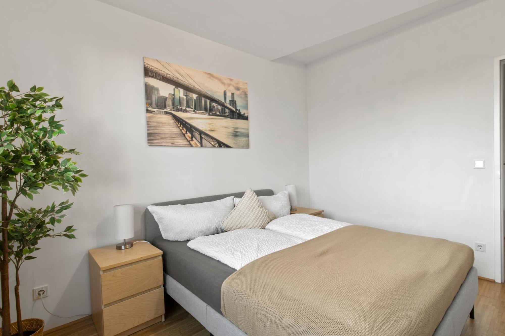 At Hauptbahnhof, Close To Belvedere I Balcony With A View Apartment