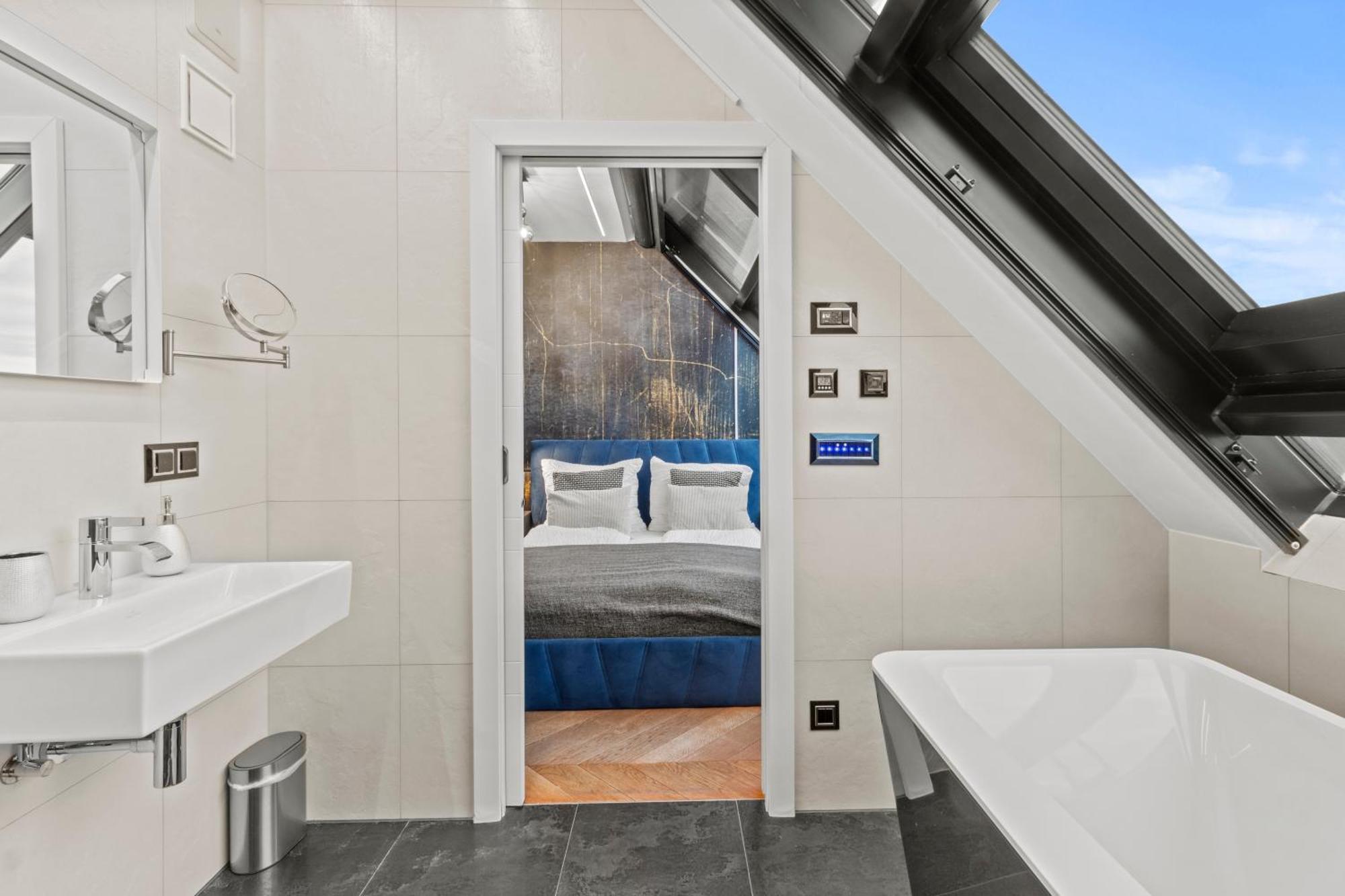 Next To Augarten I Penthouse I Rooftop Terrace I