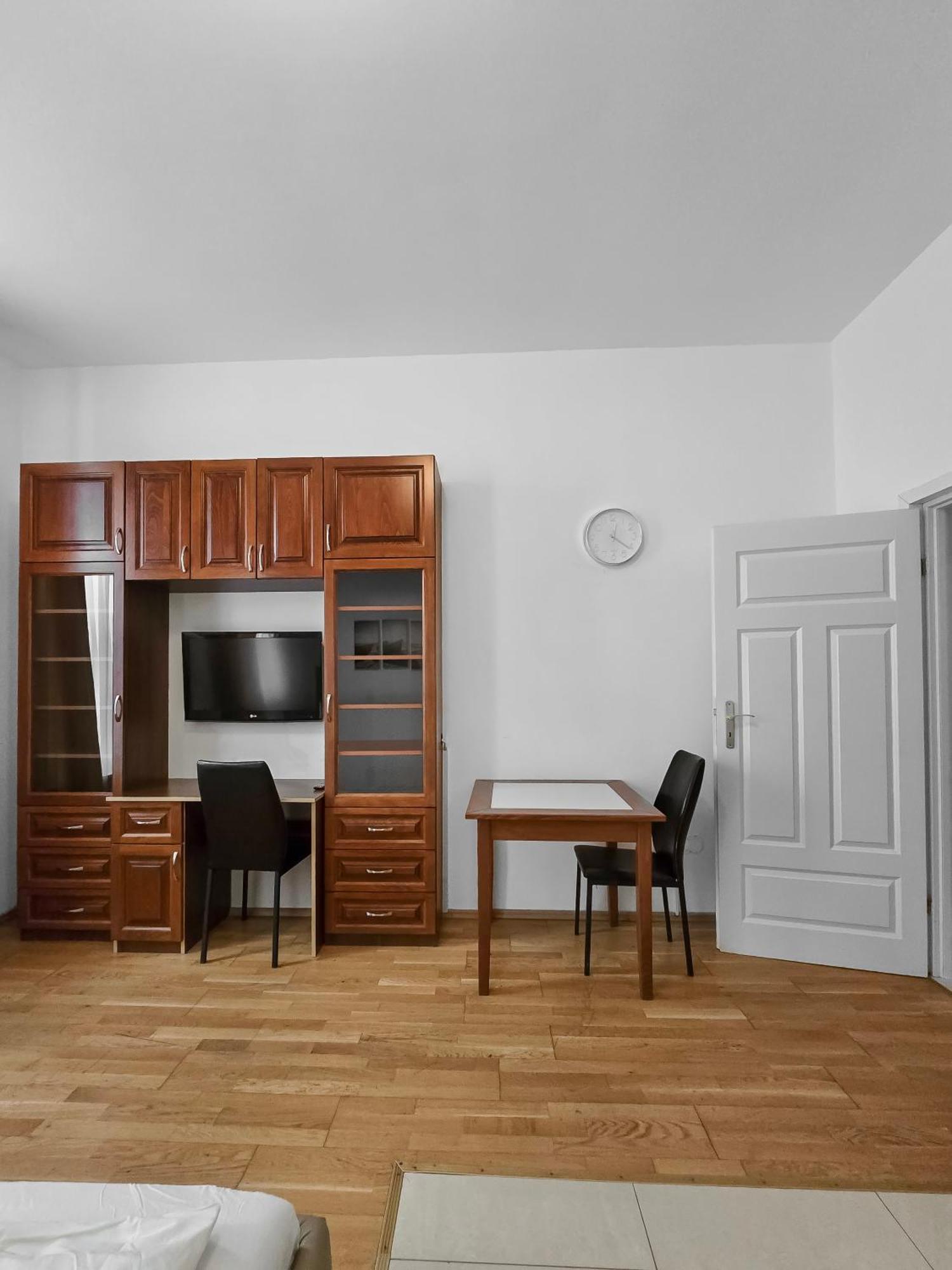 Studio Apartment Apartment *