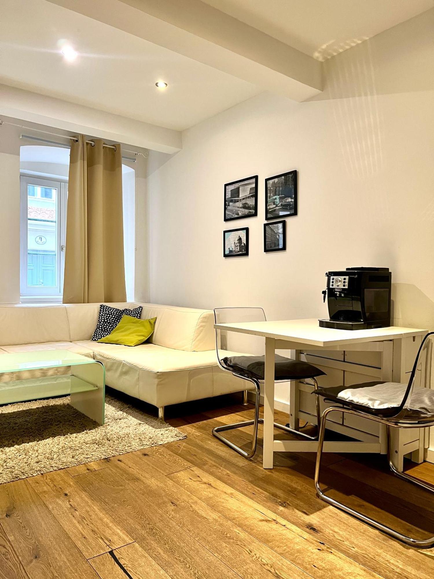 Rema 1070 Vienna