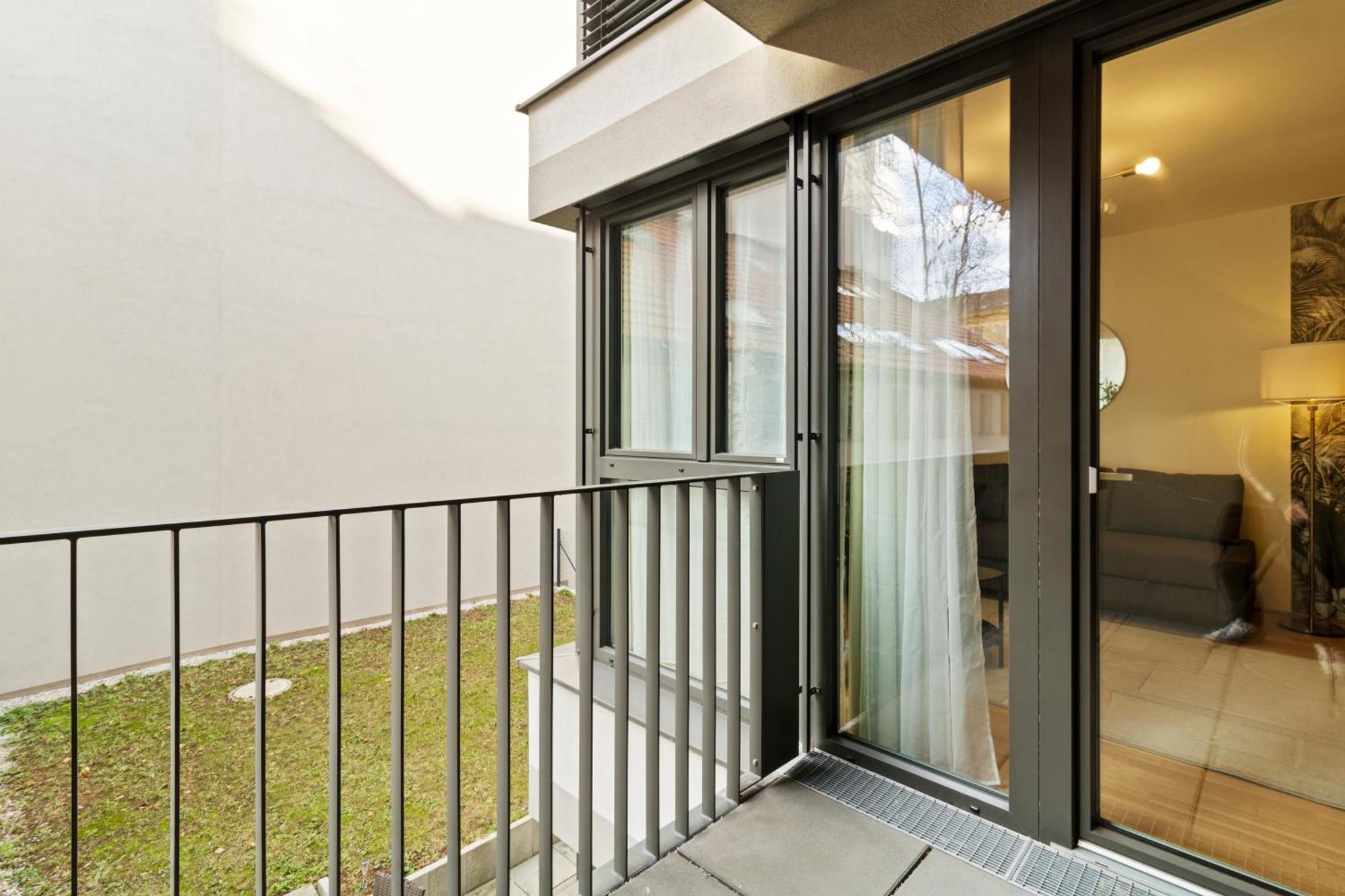 Balcony I 50 M² I Near Center Apartment