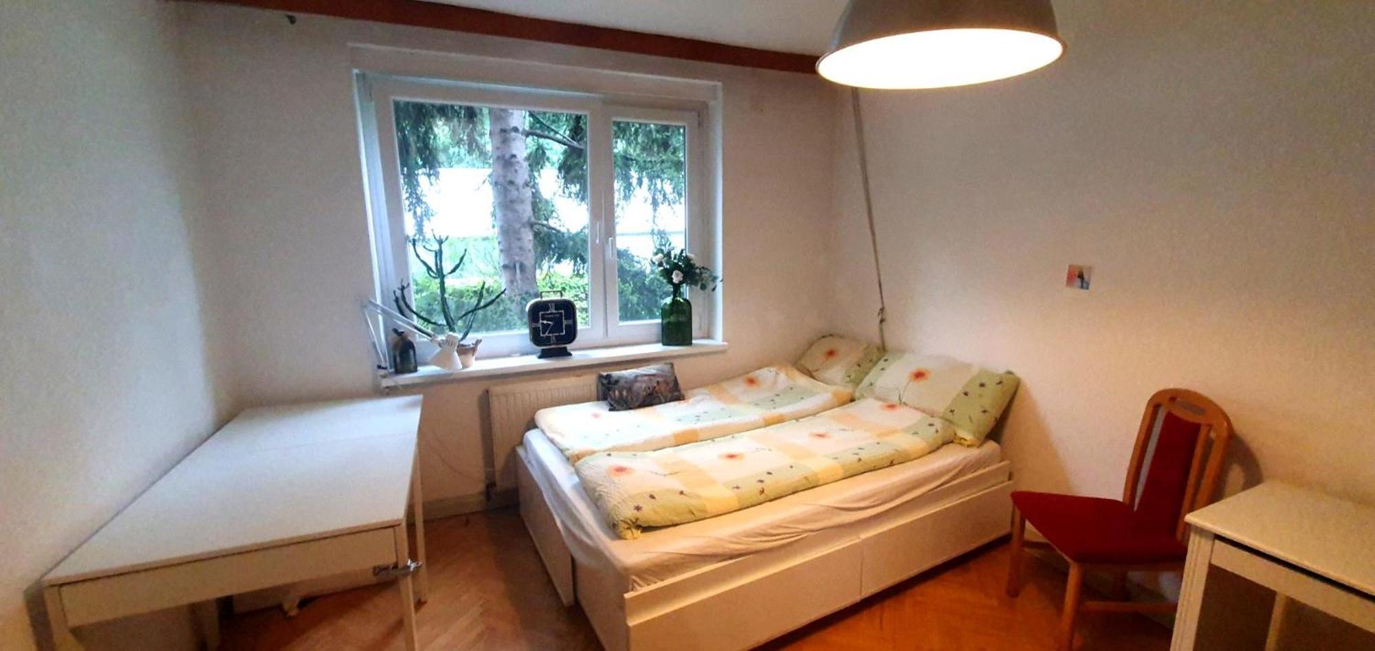 Homestay Wolfs Balkonruhe, Geraeumig S-bahn Krottenbach Vienna