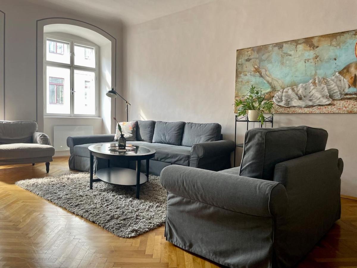 Charming With Two Bedrooms Apartment