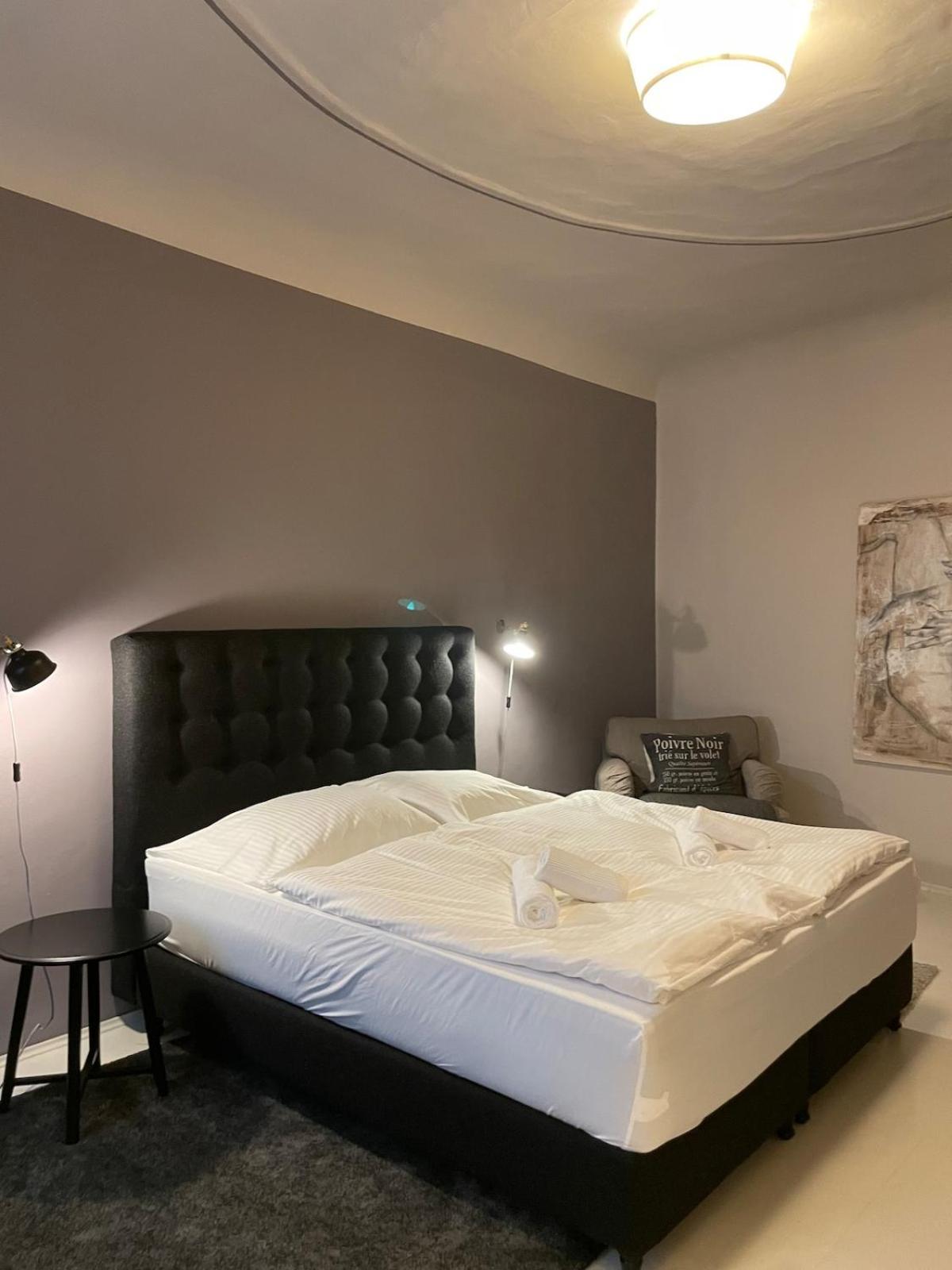 Charming With Two Bedrooms Apartment *