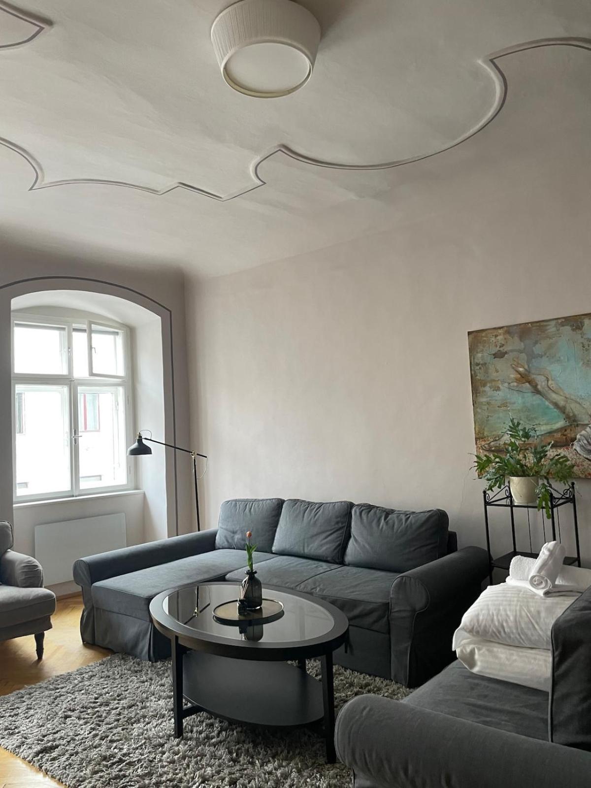 Charming With Two Bedrooms *