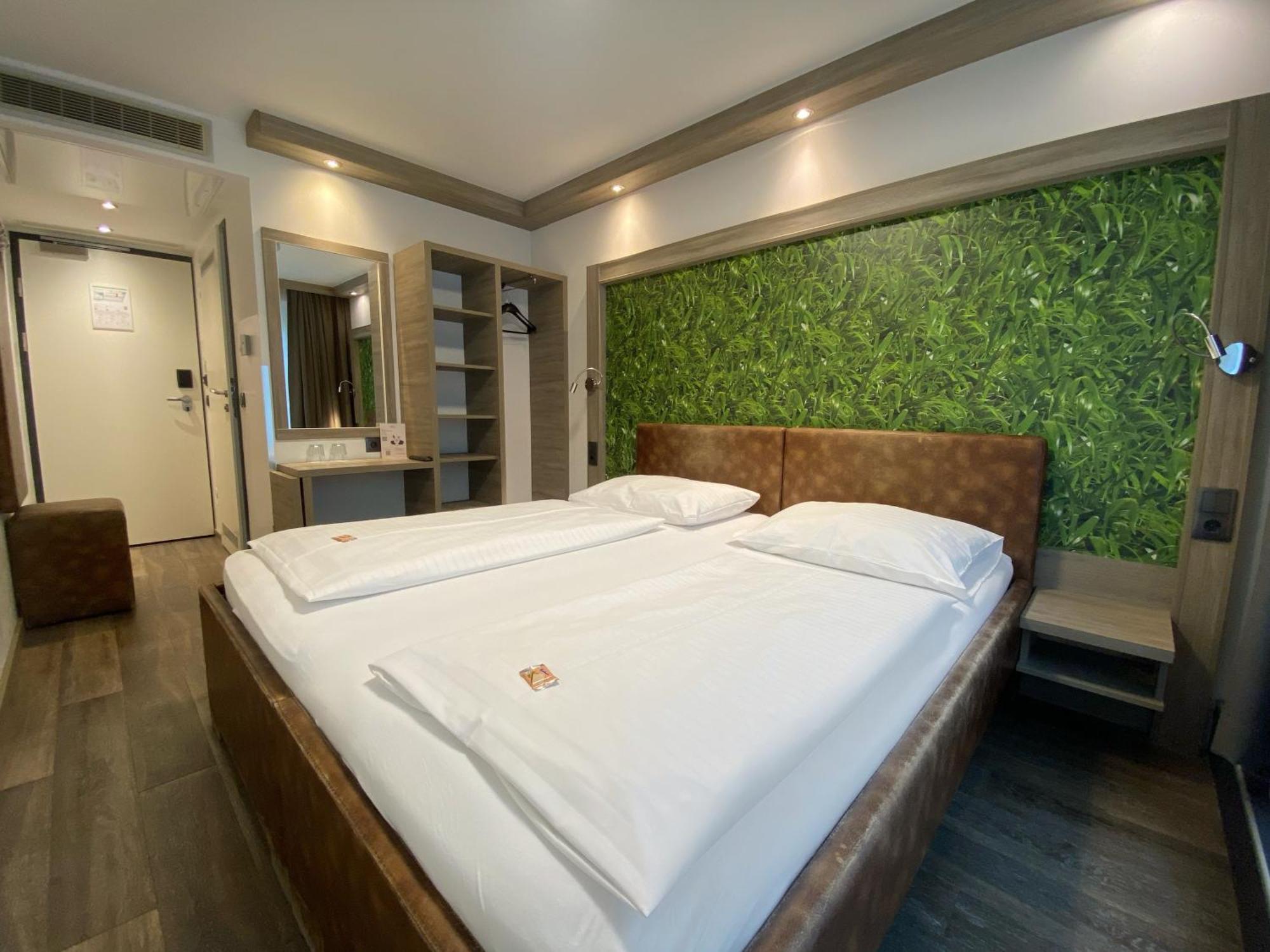 Design & Budget Schoenbrunn Vienna