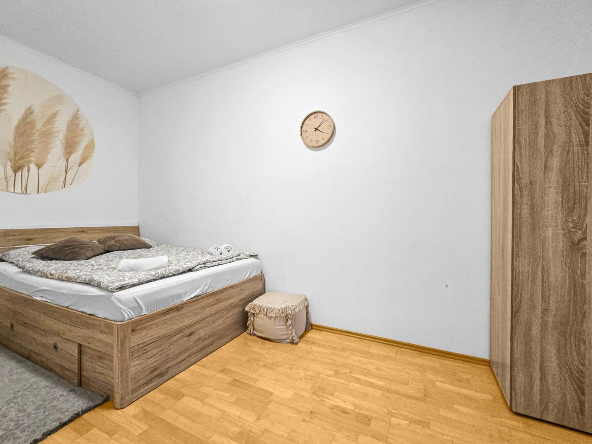 Apartment Spacious Three-bedroom, Three King-size Beds *